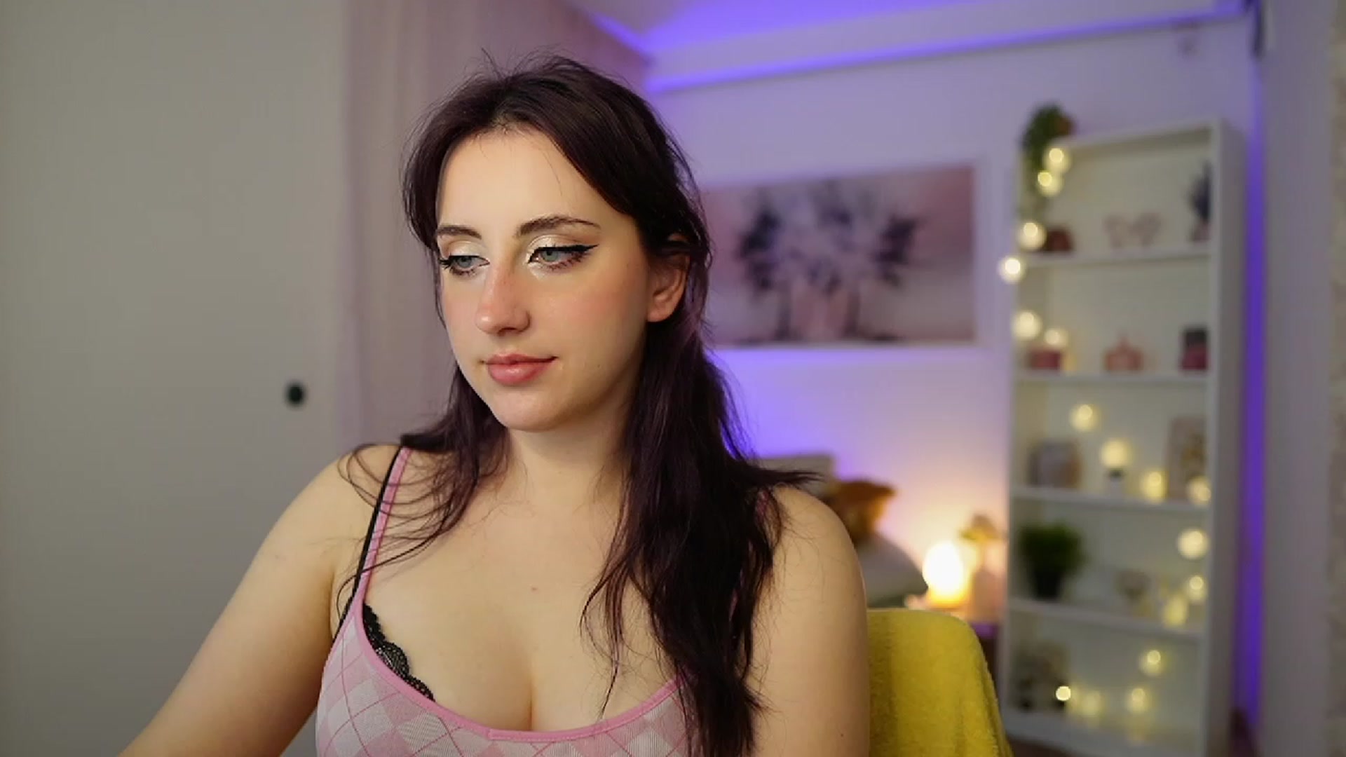 Gallery image thumbnail from Cherry_Acid18's myfreecams stream on, 11/12/2023, 22:21 image 8 of 20