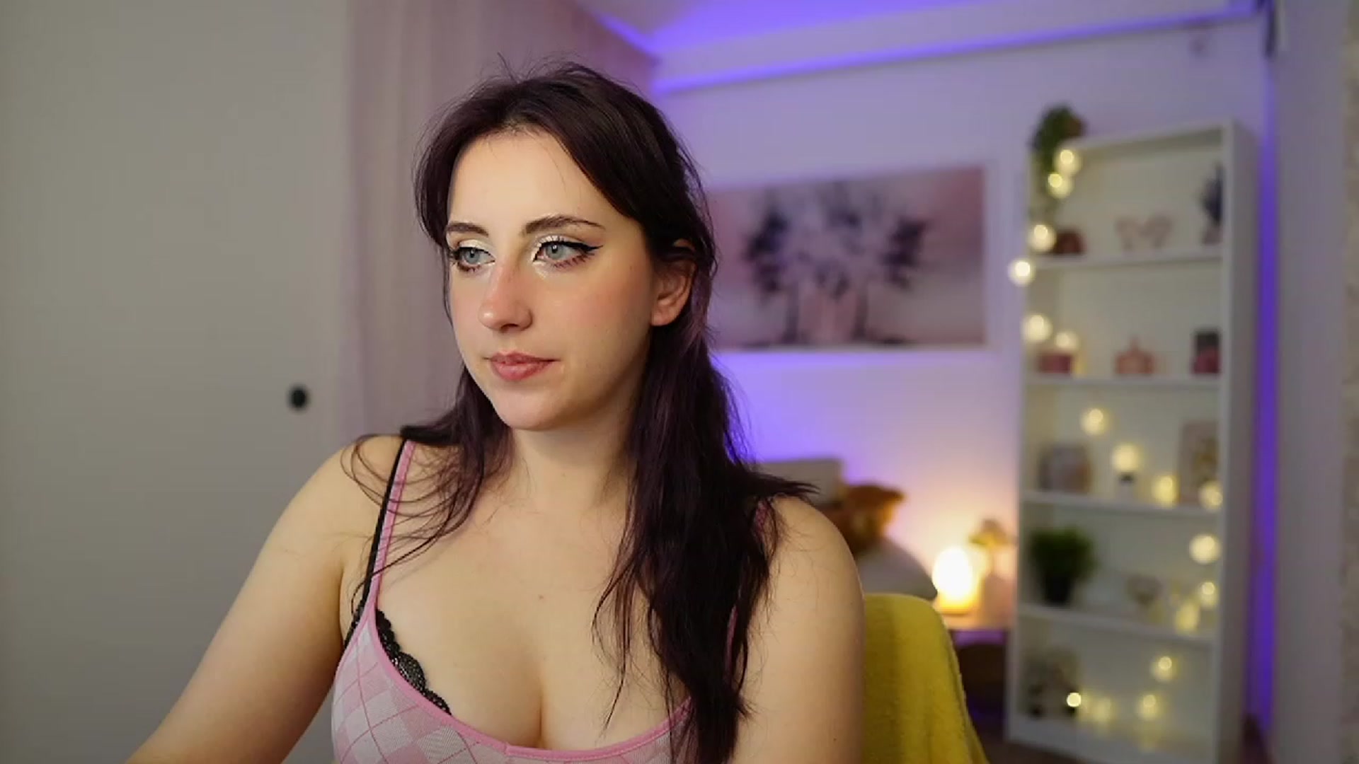Gallery image thumbnail from Cherry_Acid18's myfreecams stream on, 11/12/2023, 22:21 image 15 of 20