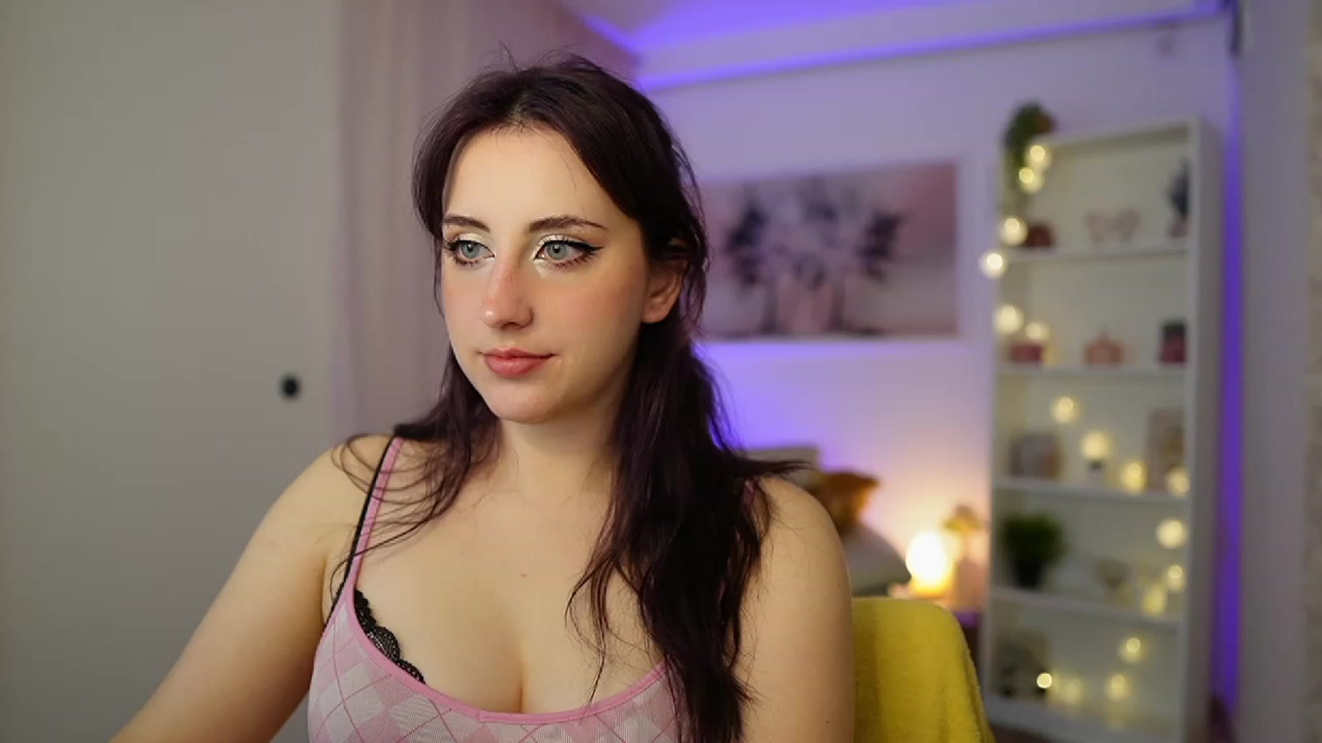 Gallery image thumbnail from Cherry_Acid18's myfreecams stream on, 11/12/2023, 22:21 image 7 of 20