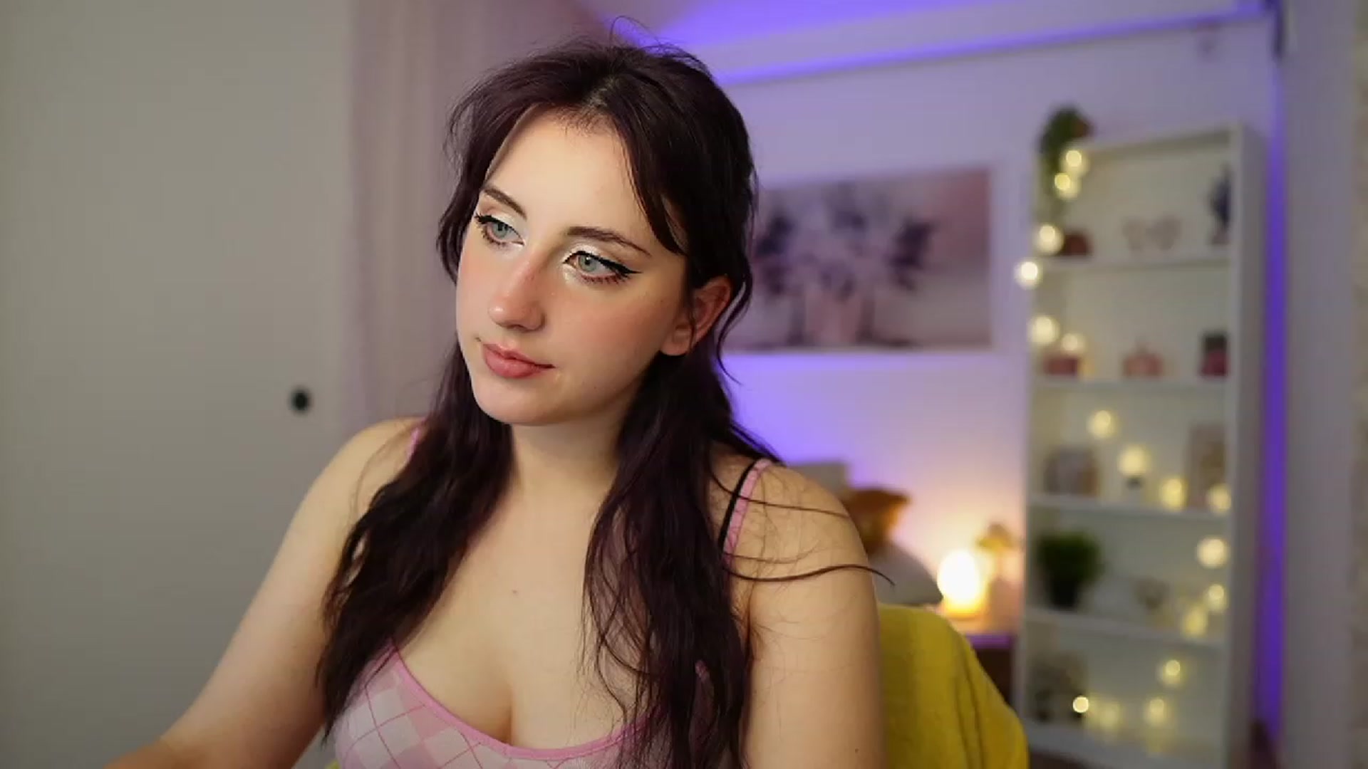 Gallery image thumbnail from Cherry_Acid18's myfreecams stream on, 11/12/2023, 23:10 image 15 of 20