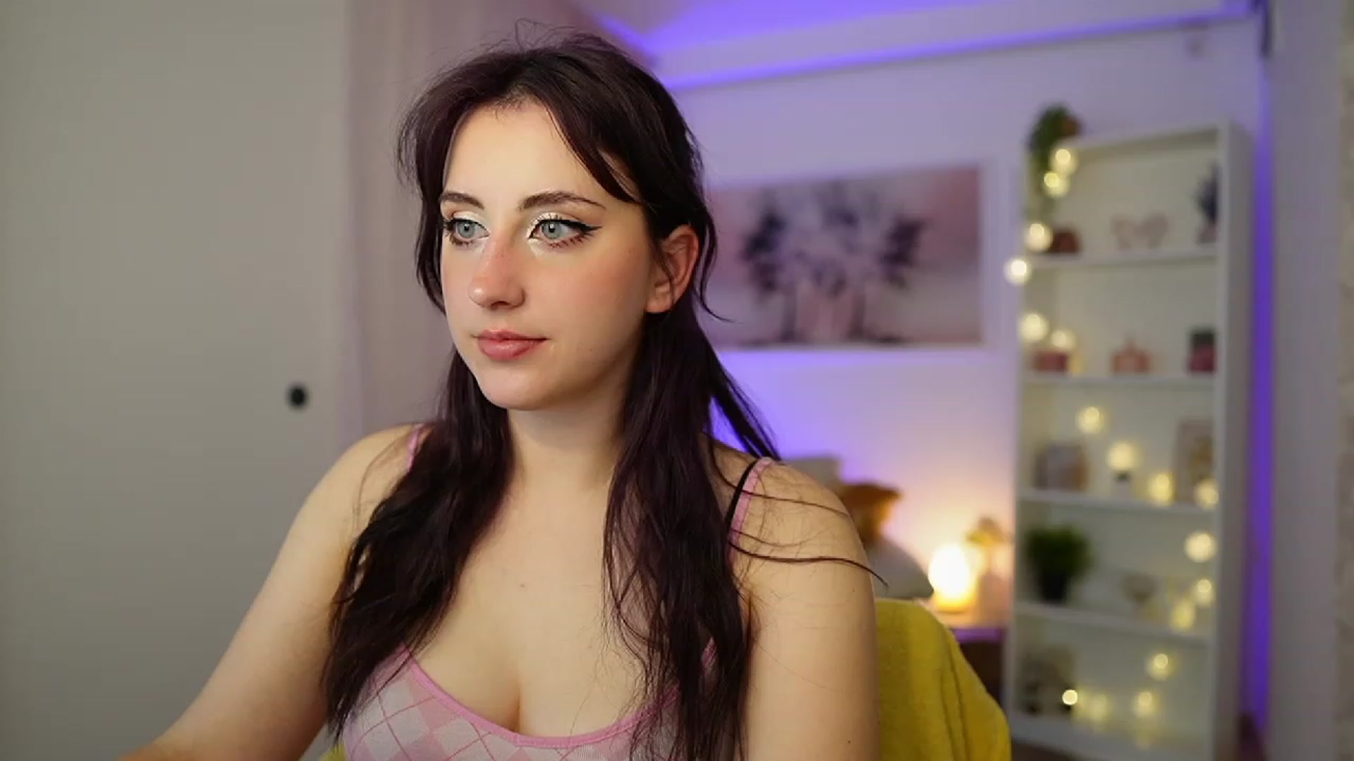 Gallery image thumbnail from Cherry_Acid18's myfreecams stream on, 11/12/2023, 23:10 image 16 of 20