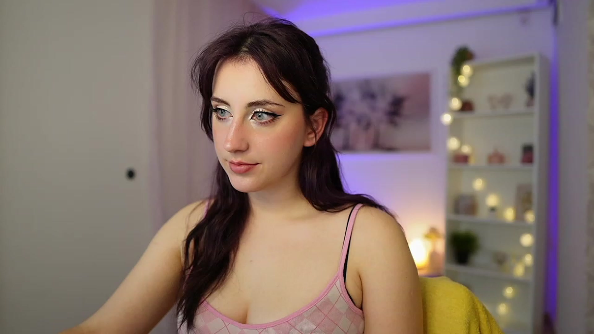 Gallery image thumbnail from Cherry_Acid18's myfreecams stream on, 11/12/2023, 23:10 image 18 of 20