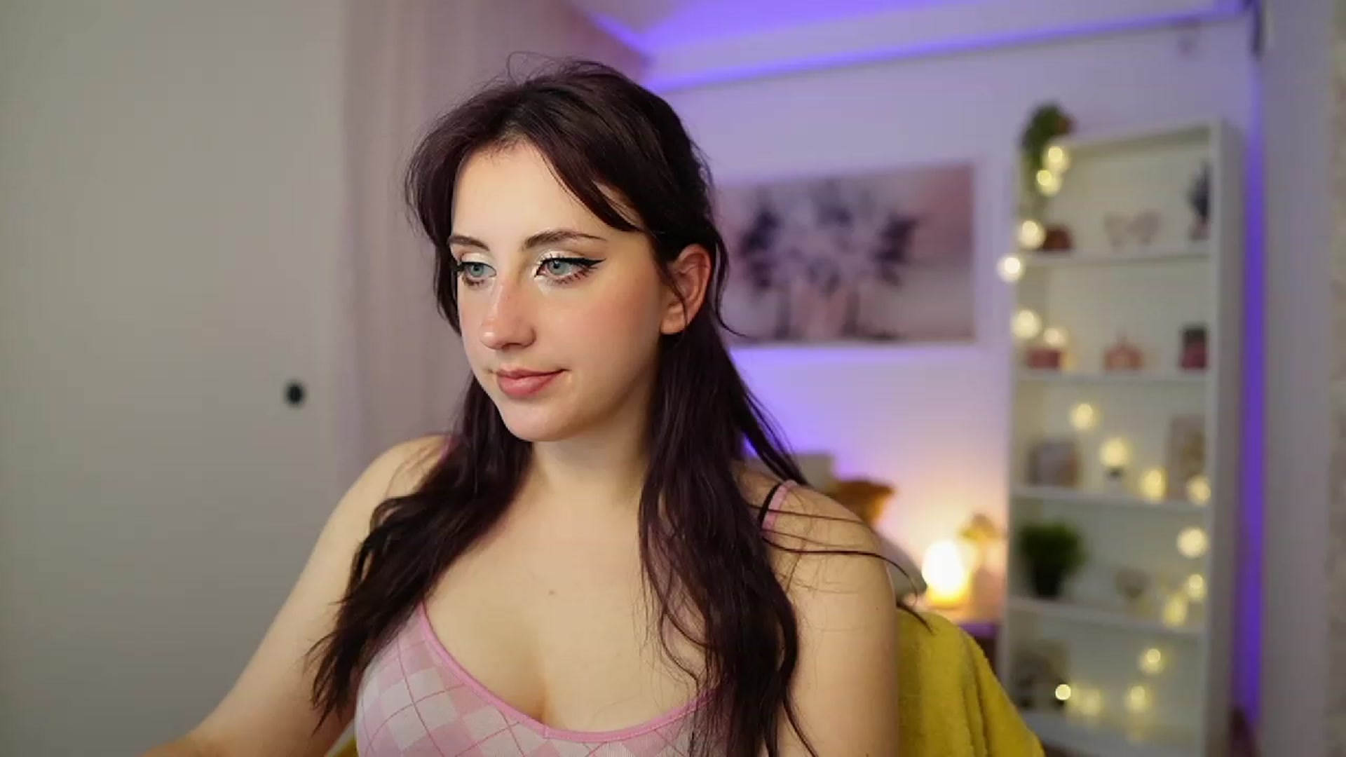 Gallery image thumbnail from Cherry_Acid18's myfreecams stream on, 11/12/2023, 23:10 image 12 of 20