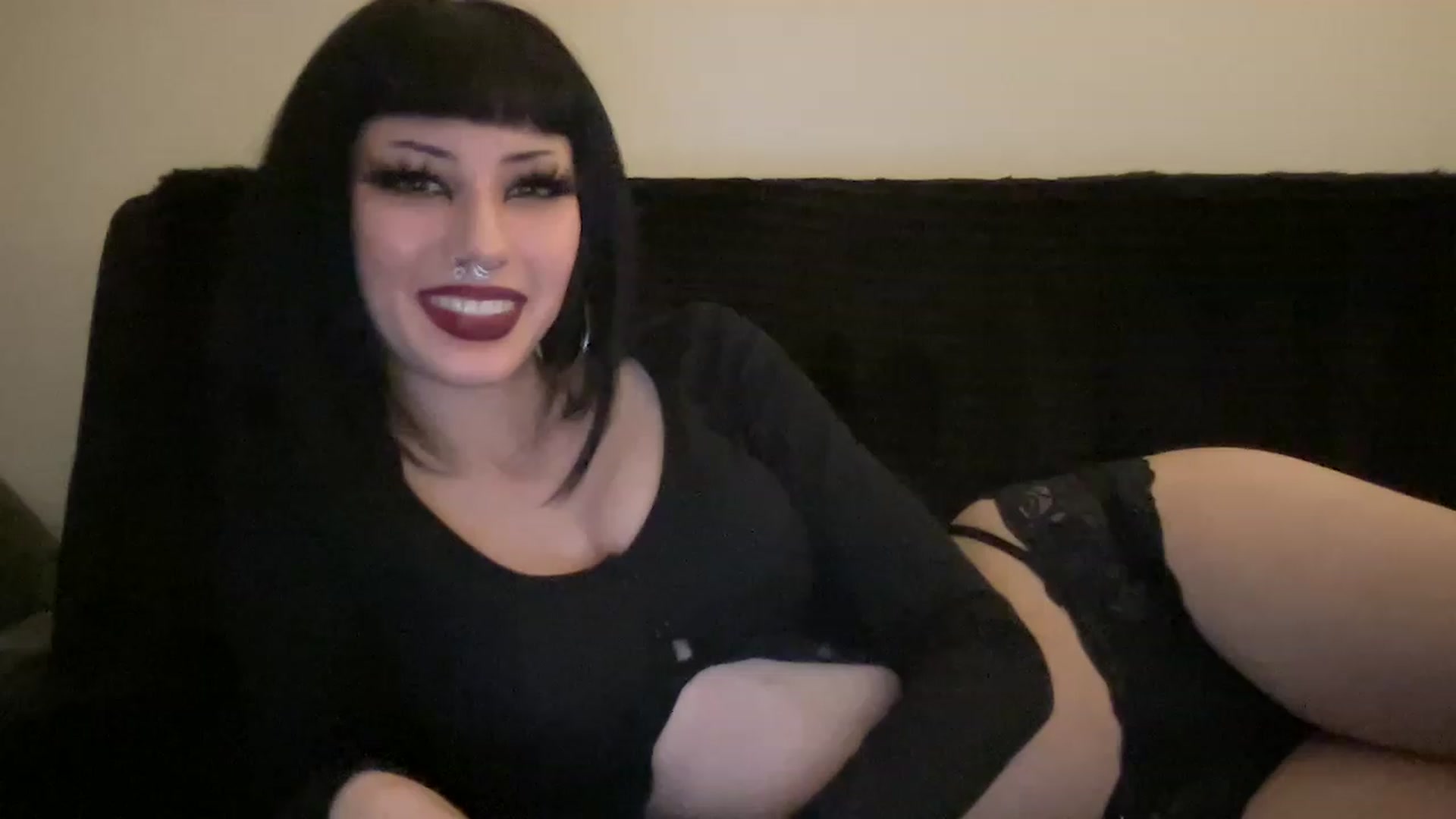 Gallery image thumbnail from Cherry_Bomb0's myfreecams stream on, 05/15/2023, 04:44 image 20 of 20
