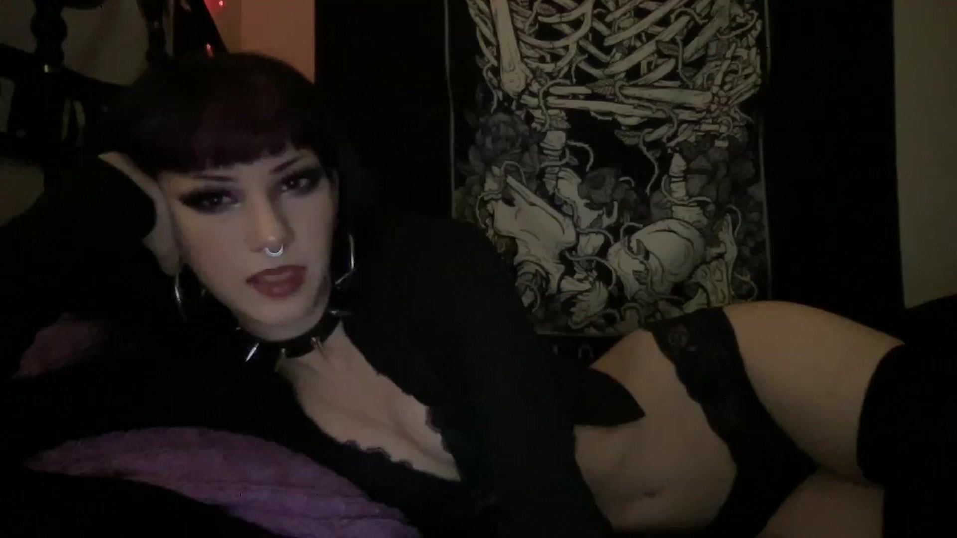 Gallery image thumbnail from Cherry_Bomb0's myfreecams stream on, 08/30/2023, 07:50 image 6 of 20