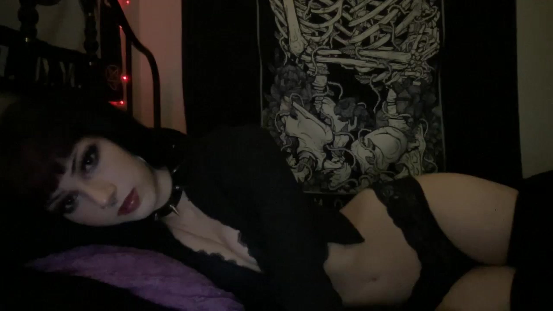 Gallery image thumbnail from Cherry_Bomb0's myfreecams stream on, 08/30/2023, 07:50 image 8 of 20