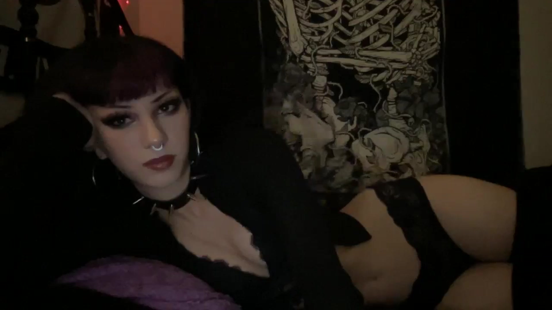 Gallery image thumbnail from Cherry_Bomb0's myfreecams stream on, 08/30/2023, 07:50 image 9 of 20