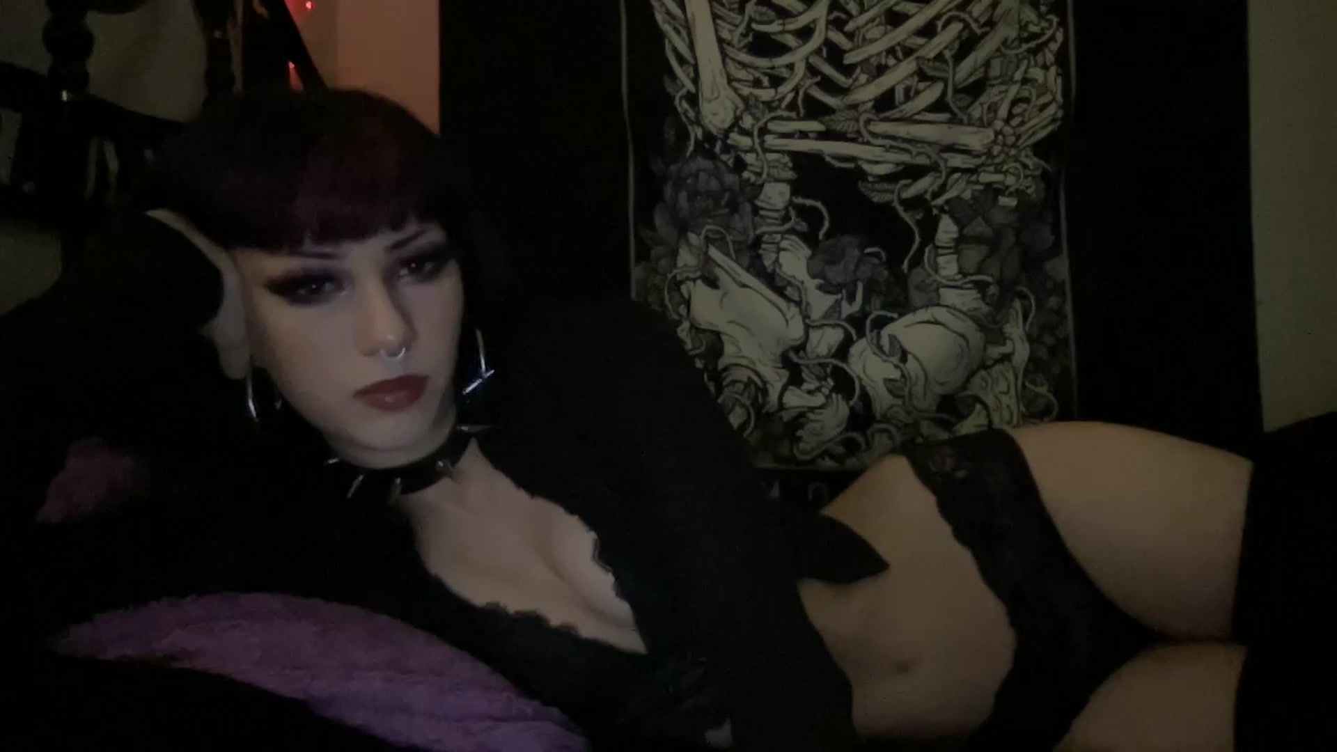 Gallery image thumbnail from Cherry_Bomb0's myfreecams stream on, 08/30/2023, 07:50 image 7 of 20
