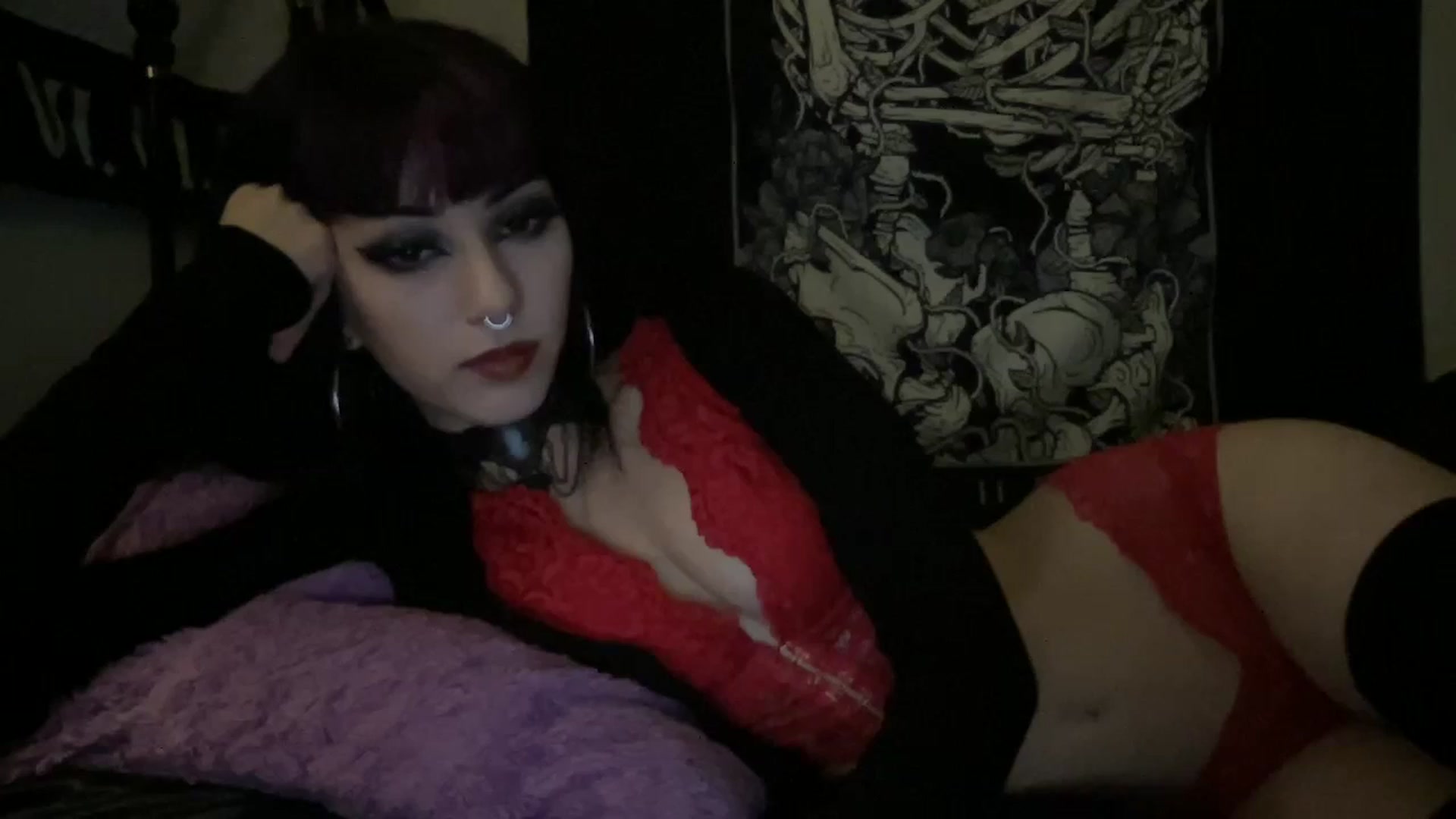 Gallery image thumbnail from Cherry_Bomb0's myfreecams stream on, 08/31/2023, 08:18 image 17 of 20