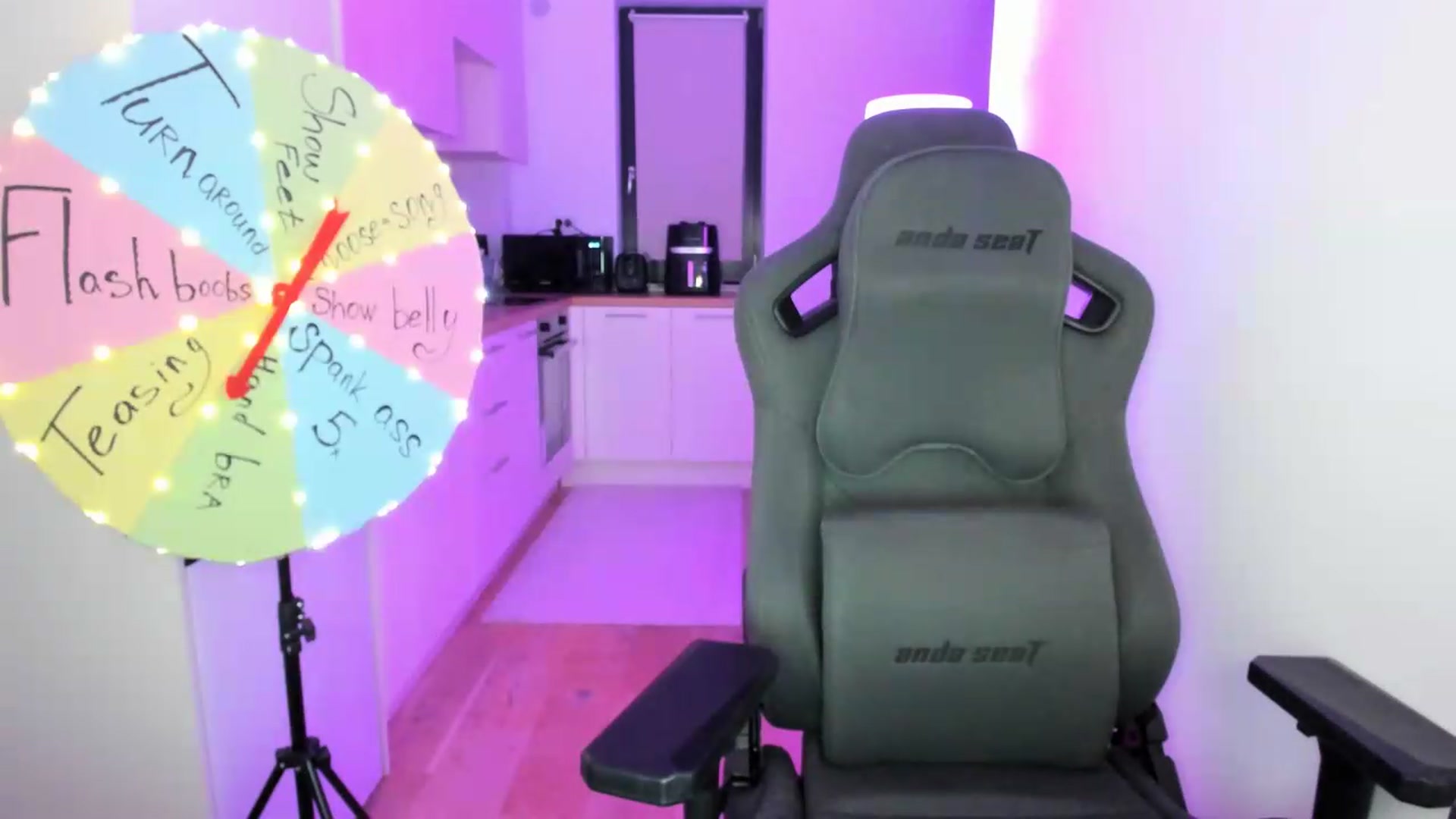Gallery image thumbnail from Cherry_Iwe's myfreecams stream on, 07/19/2026, 18:48 image 8 of 20