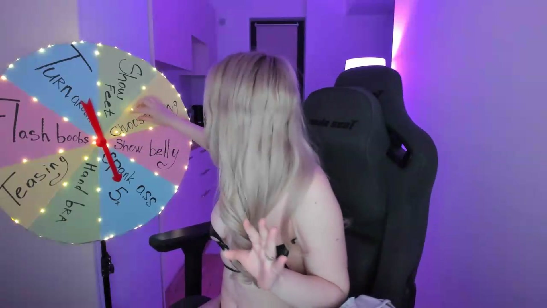 Gallery image thumbnail from Cherry_Iwe's myfreecams stream on, 07/21/2026, 19:14 image 16 of 20