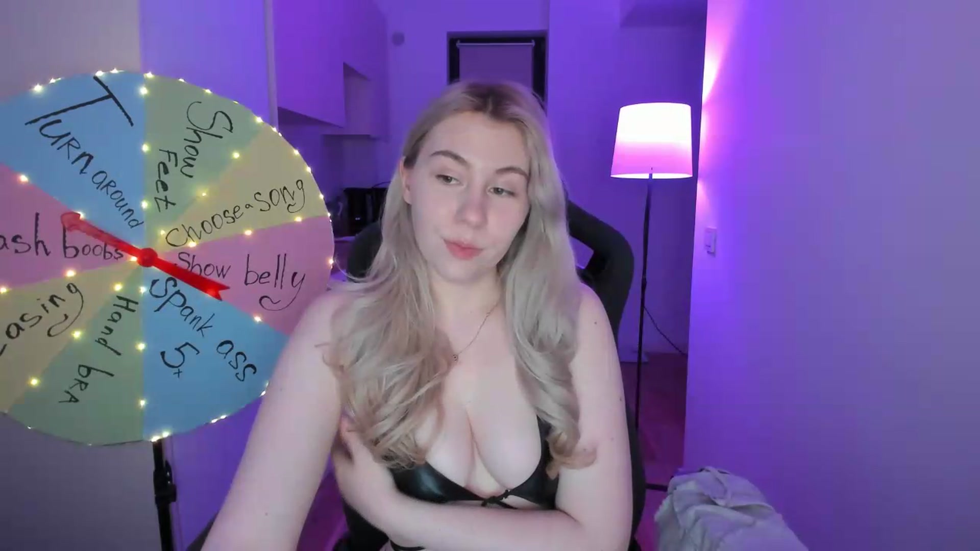 Gallery image thumbnail from Cherry_Iwe's myfreecams stream on, 07/21/2026, 19:14 image 19 of 20
