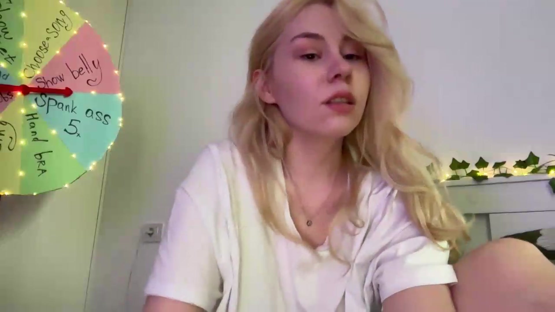 Gallery image thumbnail from Cherry_Iwe's myfreecams stream on, 08/27/2026, 08:27 image 9 of 20