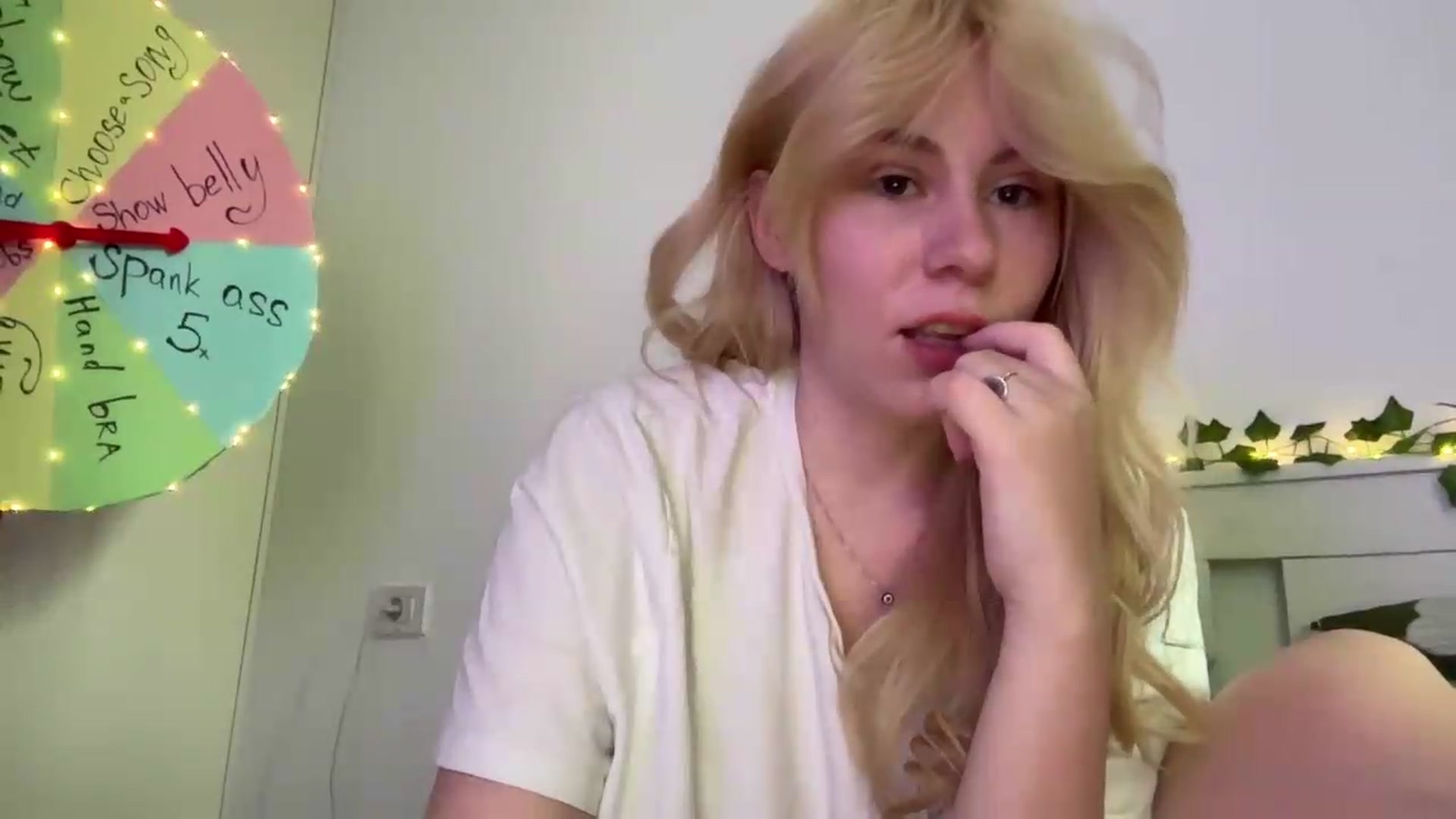 Gallery image thumbnail from Cherry_Iwe's myfreecams stream on, 08/27/2026, 08:27 image 8 of 20