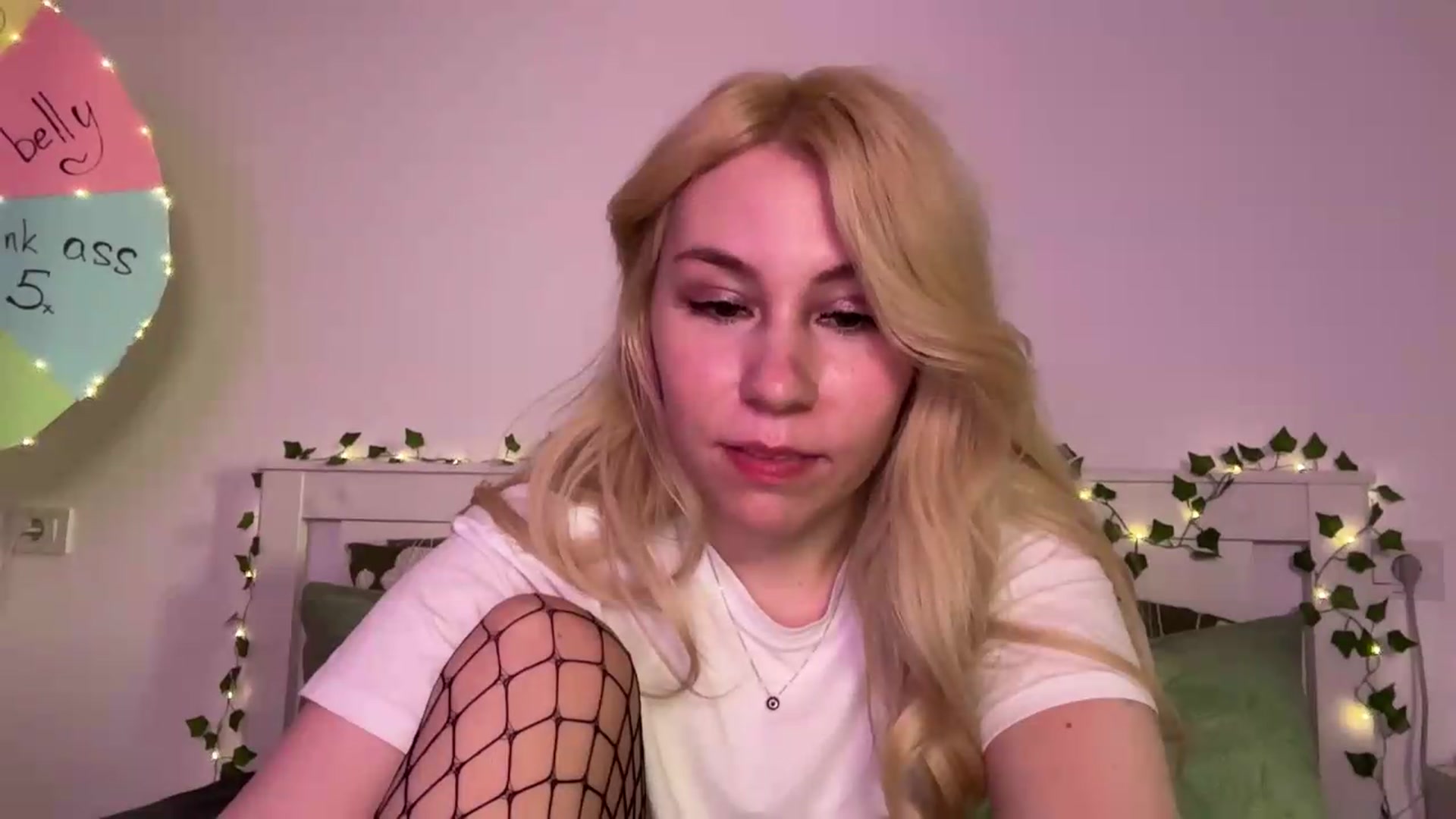 Gallery image thumbnail from Cherry_Iwe's myfreecams stream on, 08/28/2026, 17:36 image 2 of 20