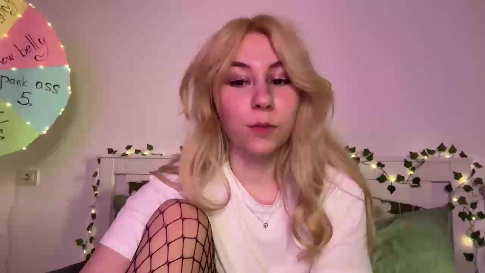 Gallery image thumbnail from Cherry_Iwe's myfreecams stream on, 08/28/2026, 17:36 image 1 of 20