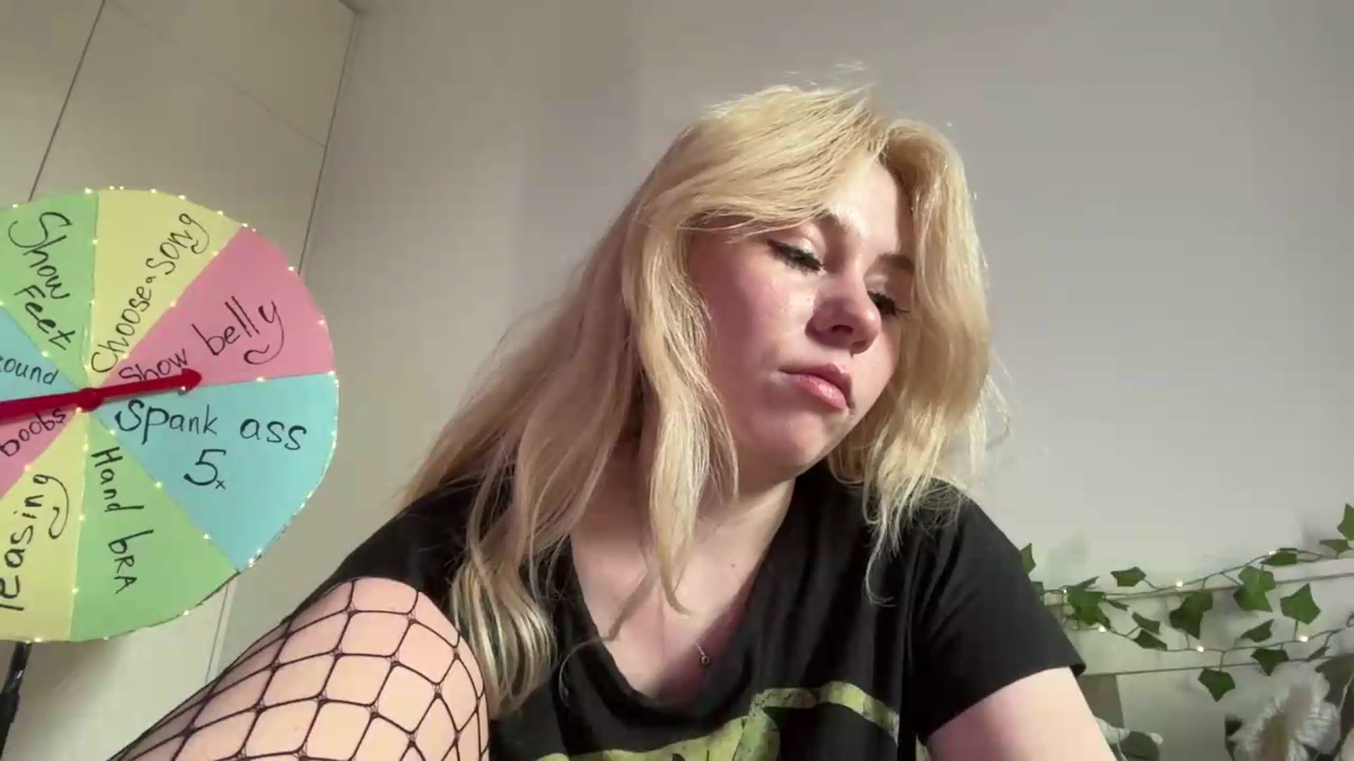 Gallery image thumbnail from Cherry_Iwe's myfreecams stream on, 08/30/2026, 15:47 image 15 of 20