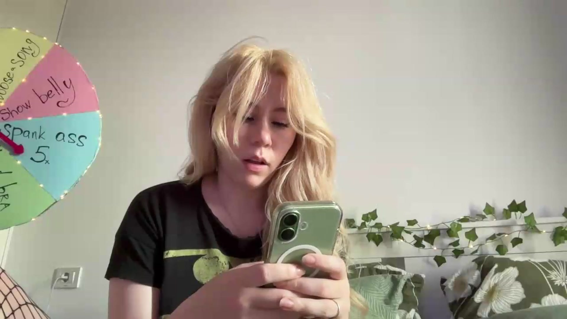 Gallery image thumbnail from Cherry_Iwe's myfreecams stream on, 08/30/2026, 15:47 image 5 of 20