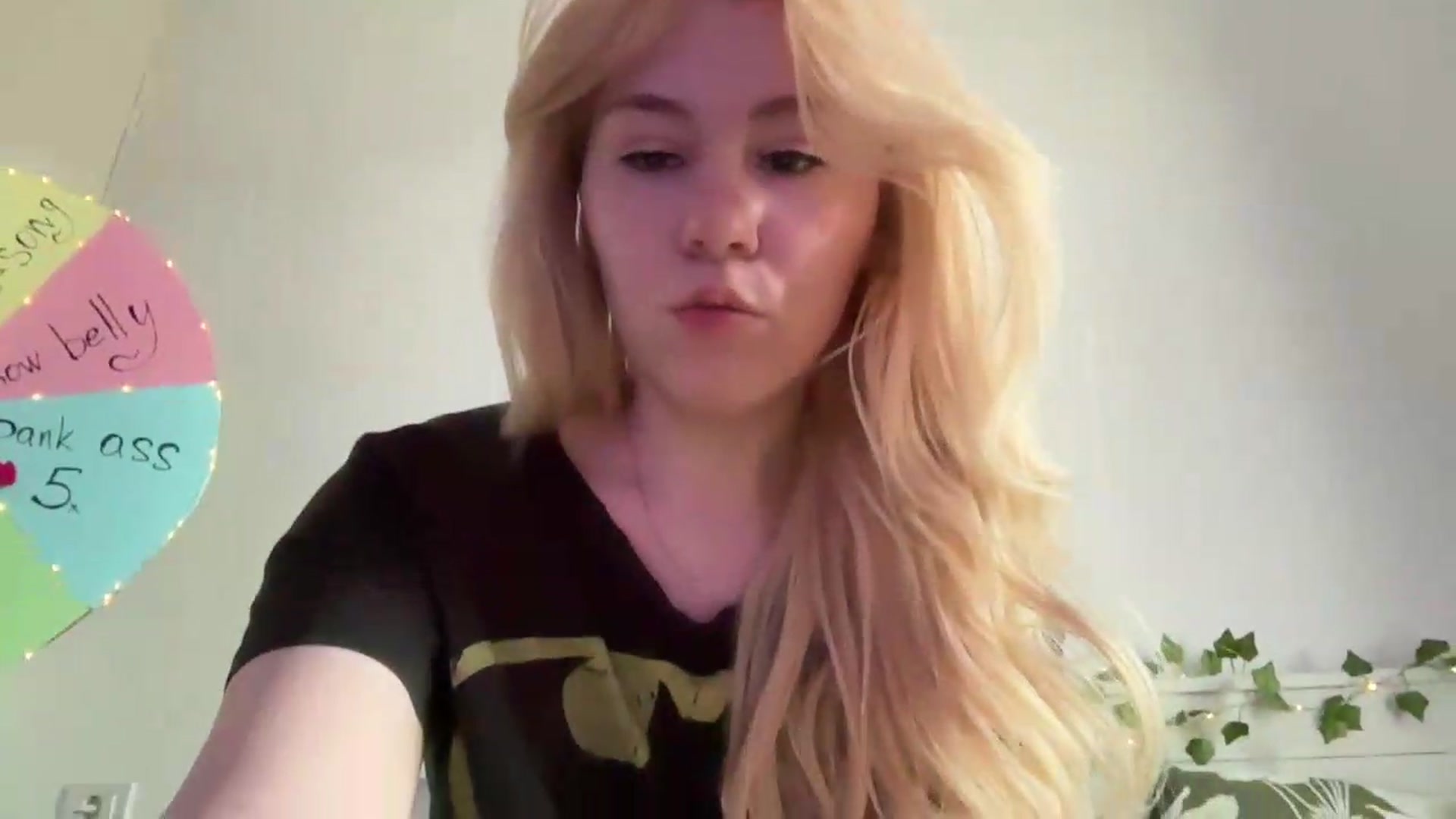 Gallery image thumbnail from Cherry_Iwe's myfreecams stream on, 08/30/2026, 15:47 image 3 of 20