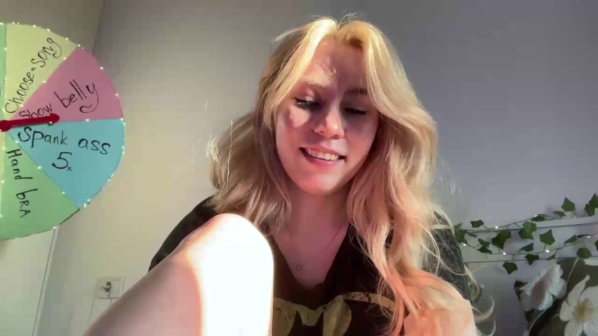 Gallery image thumbnail from Cherry_Iwe's myfreecams stream on, 08/30/2026, 16:04 image 8 of 20