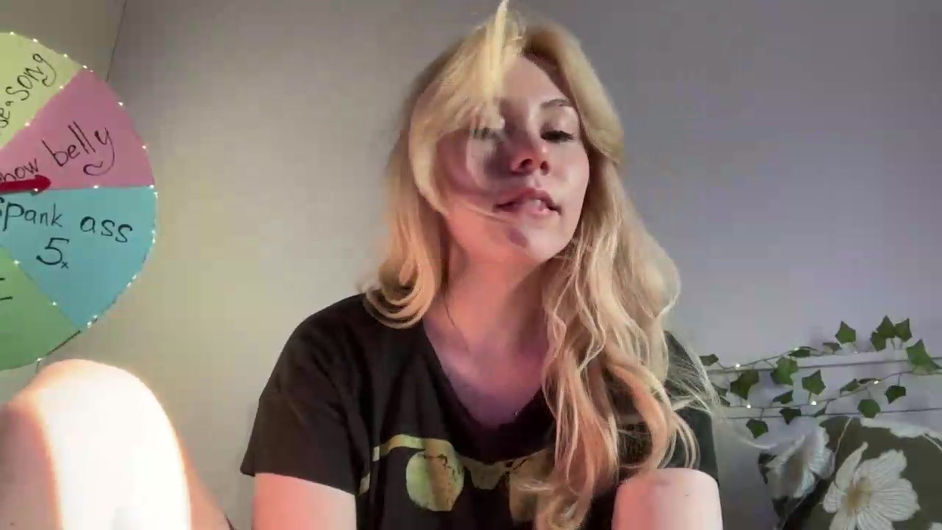 Gallery image thumbnail from Cherry_Iwe's myfreecams stream on, 08/30/2026, 16:04 image 3 of 20