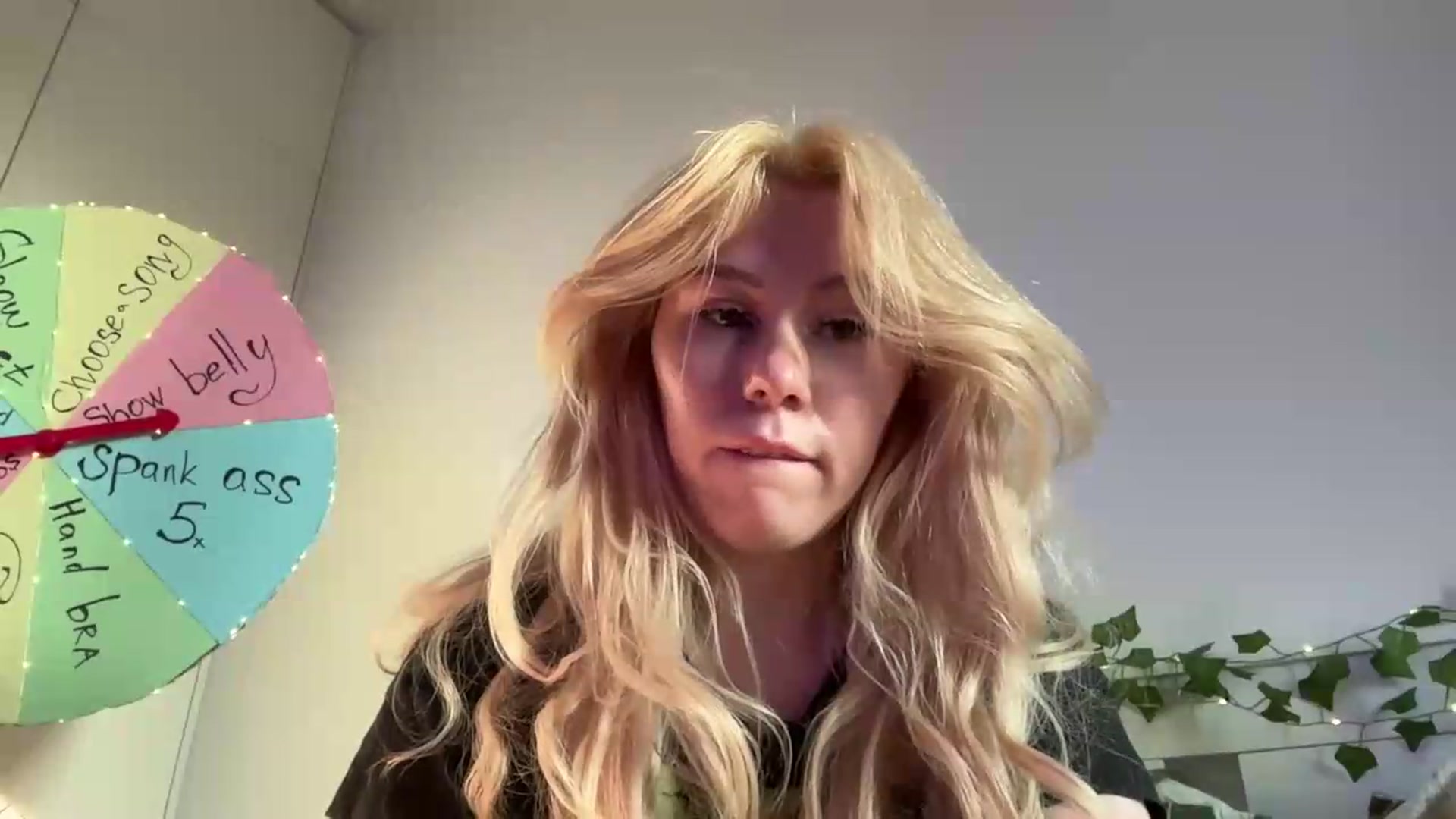 Gallery image thumbnail from Cherry_Iwe's myfreecams stream on, 08/30/2026, 16:04 image 14 of 20