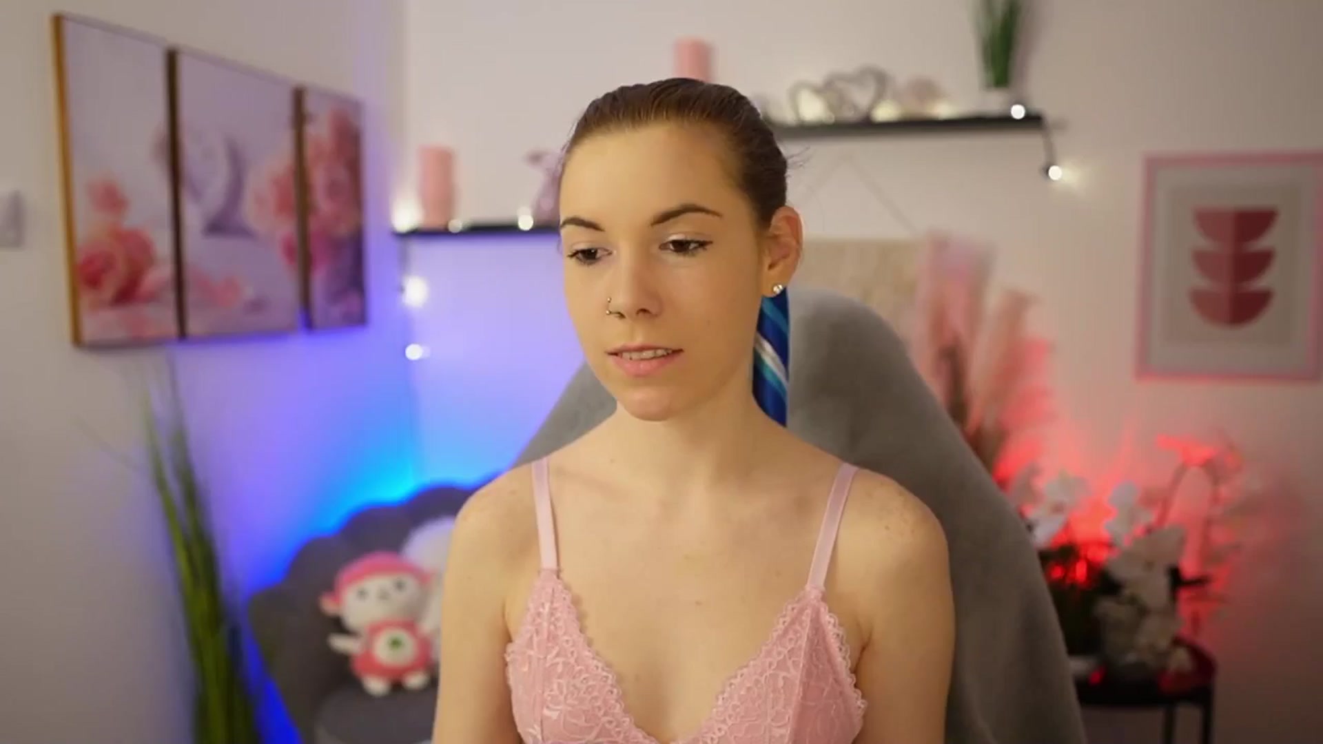 Gallery image thumbnail from Cherry_Rain's myfreecams stream on, 02/20/2026, 16:22 image 14 of 20