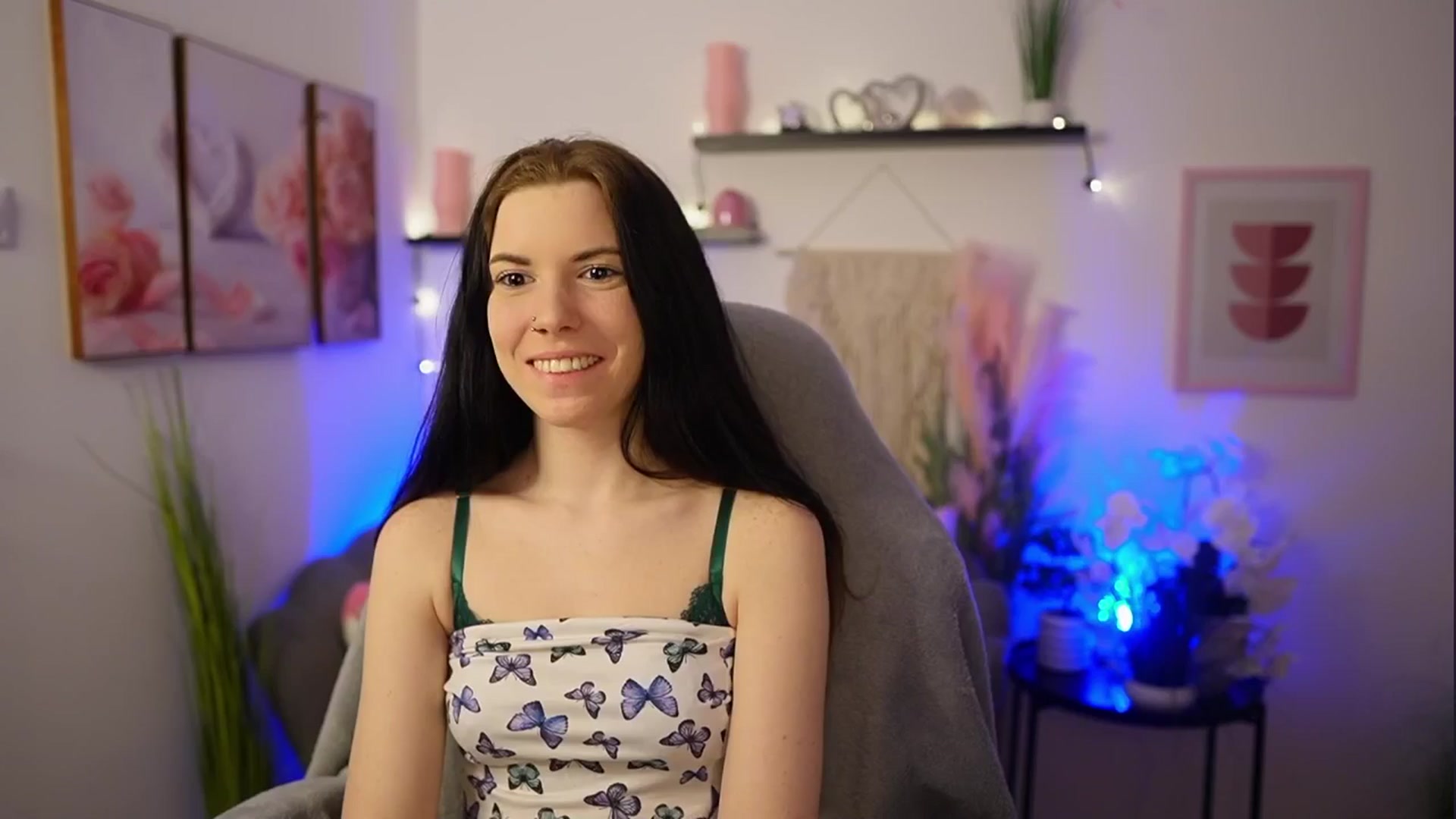 Gallery image thumbnail from Cherry_Rain's myfreecams stream on, 02/25/2026, 18:55 image 14 of 20