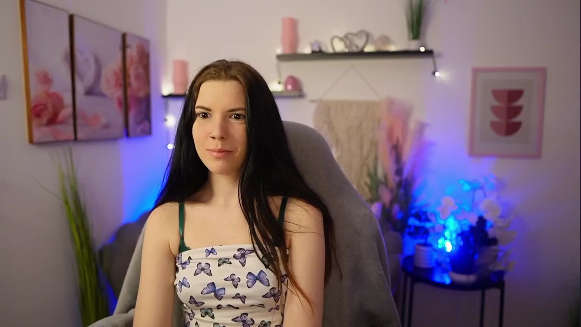 Gallery image thumbnail from Cherry_Rain's myfreecams stream on, 02/25/2026, 18:55 image 17 of 20