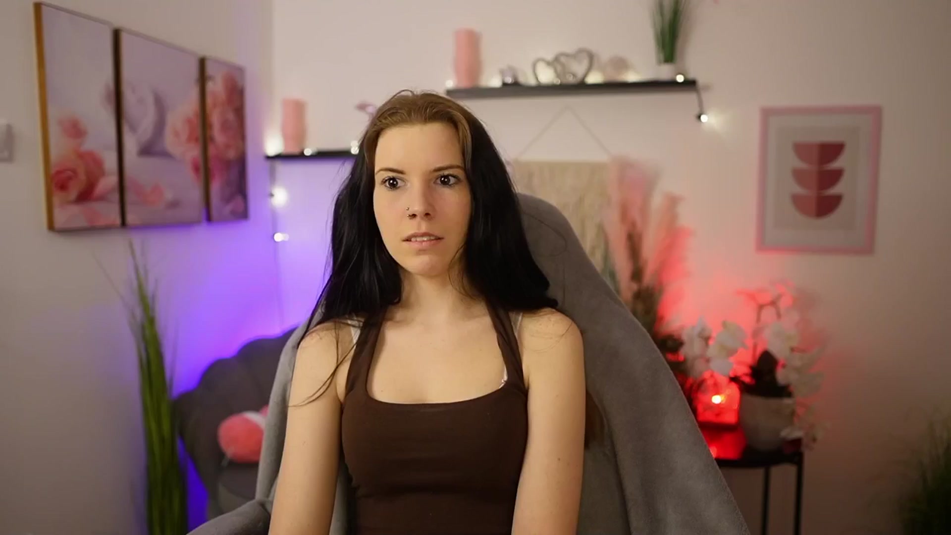 Gallery image thumbnail from Cherry_Rain's myfreecams stream on, 03/08/2026, 18:53 image 16 of 20