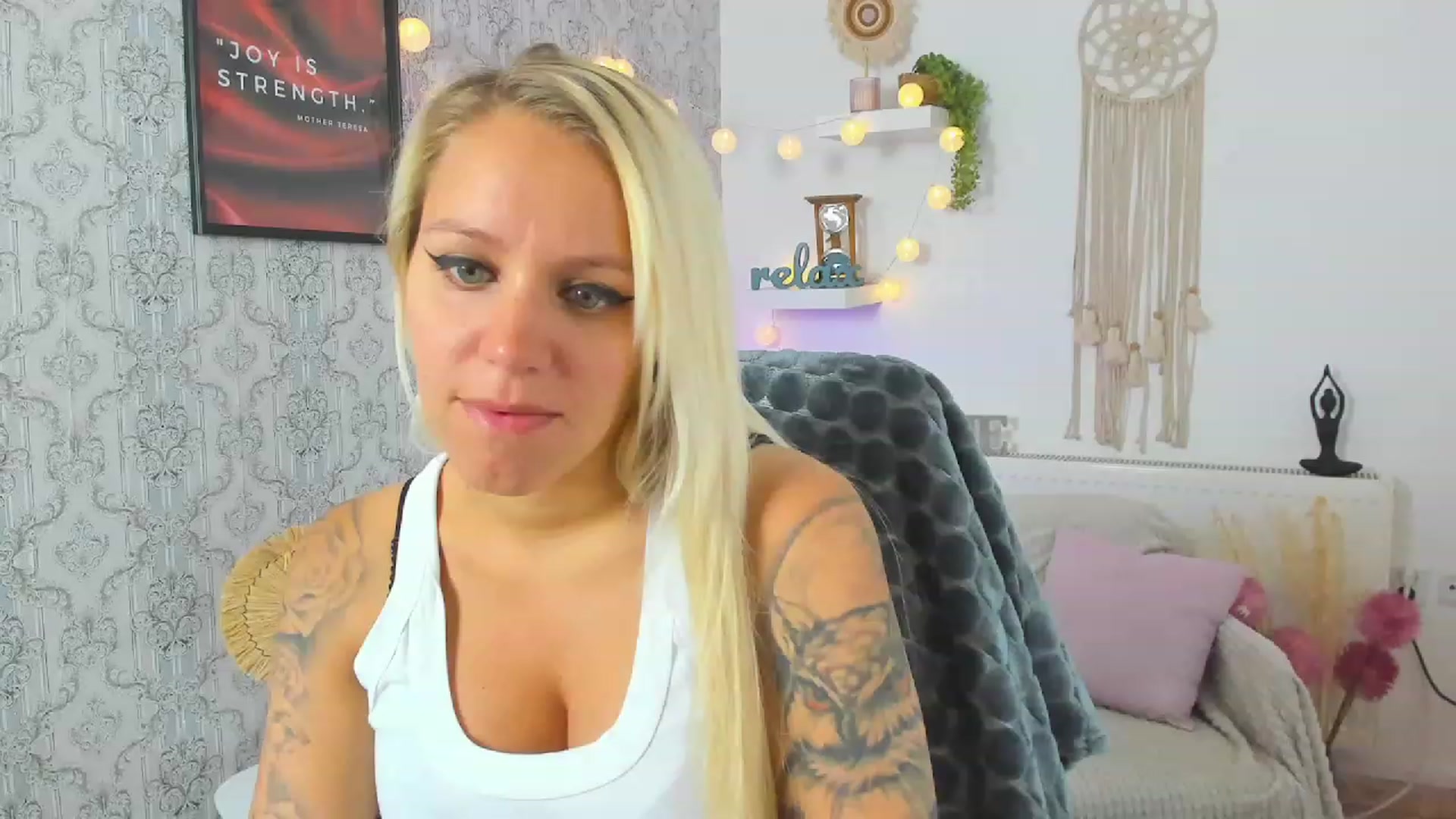 Gallery image thumbnail from Cherry__Blond's myfreecams stream on, 07/09/2023, 08:32 image 17 of 20