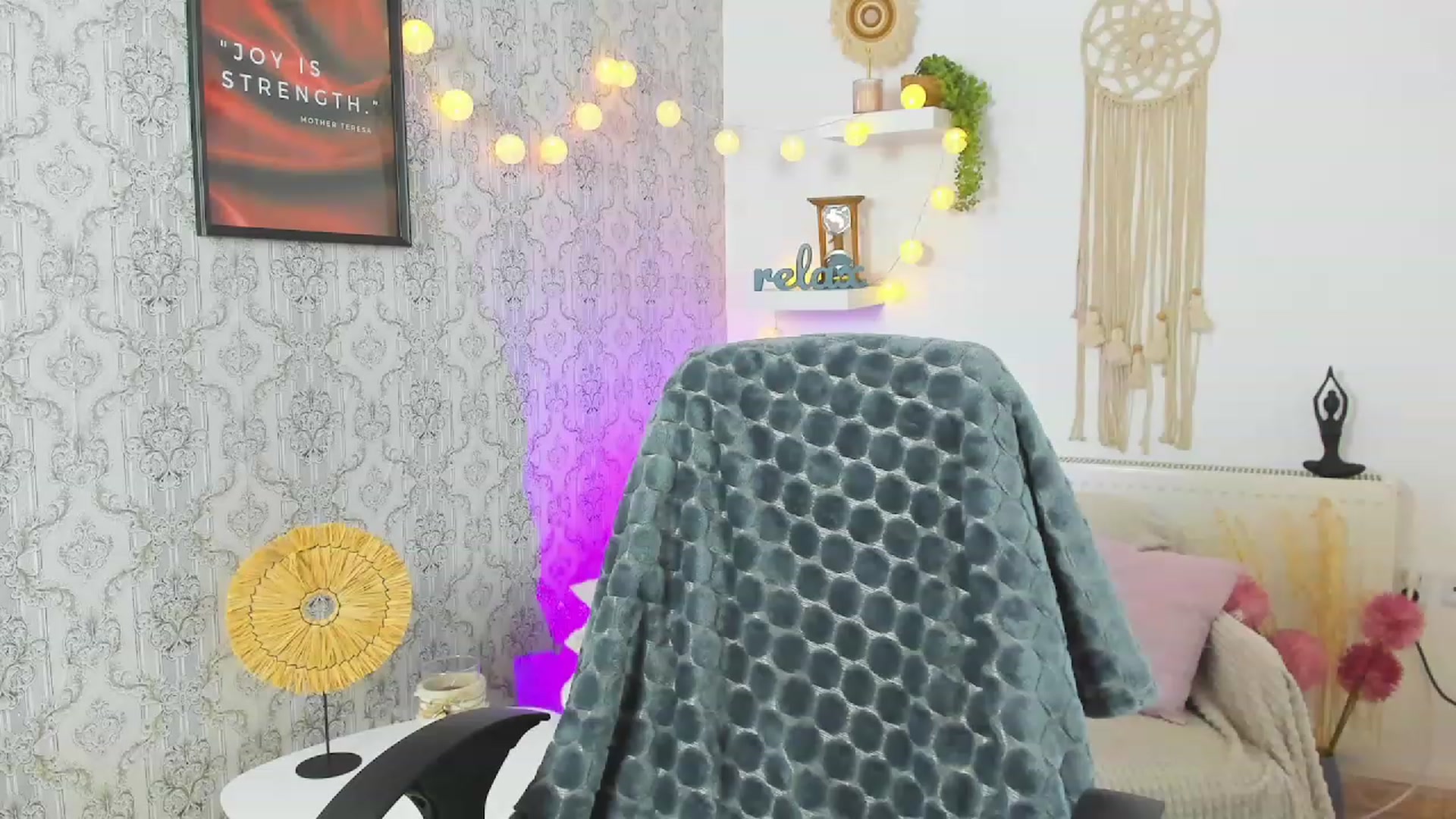 Gallery image thumbnail from Cherry__Blond's myfreecams stream on, 07/09/2023, 09:47 image 9 of 20
