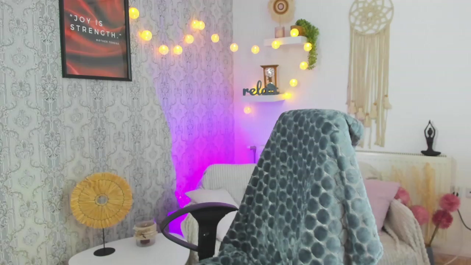 Gallery image thumbnail from Cherry__Blond's myfreecams stream on, 07/09/2023, 13:00 image 2 of 20