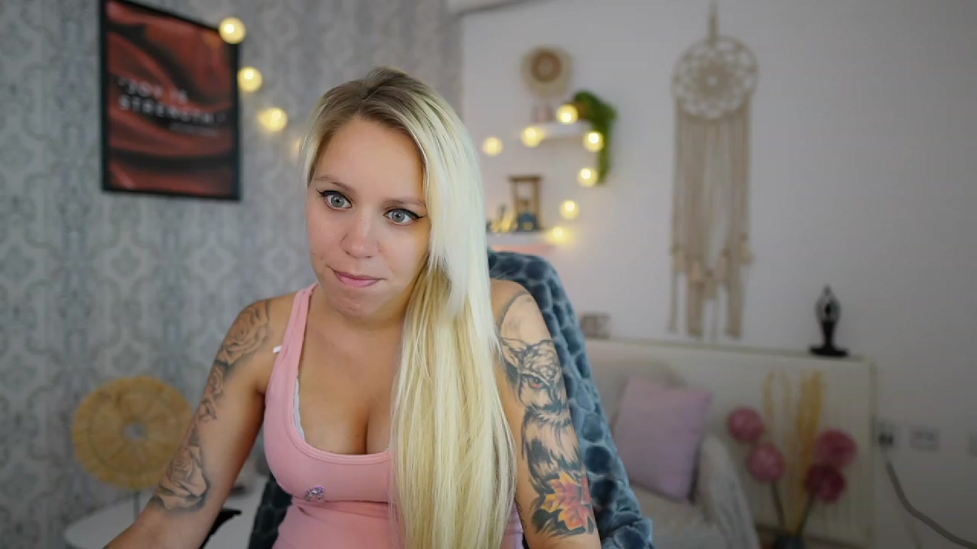Gallery image thumbnail from Cherry__Blond's myfreecams stream on, 07/10/2023, 10:10 image 18 of 20