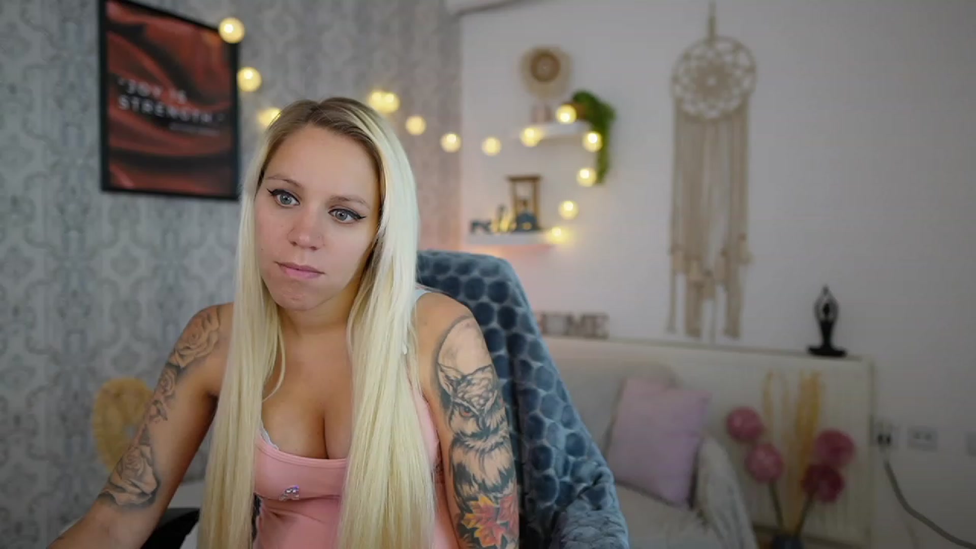 Gallery image thumbnail from Cherry__Blond's myfreecams stream on, 07/10/2023, 10:10 image 1 of 20