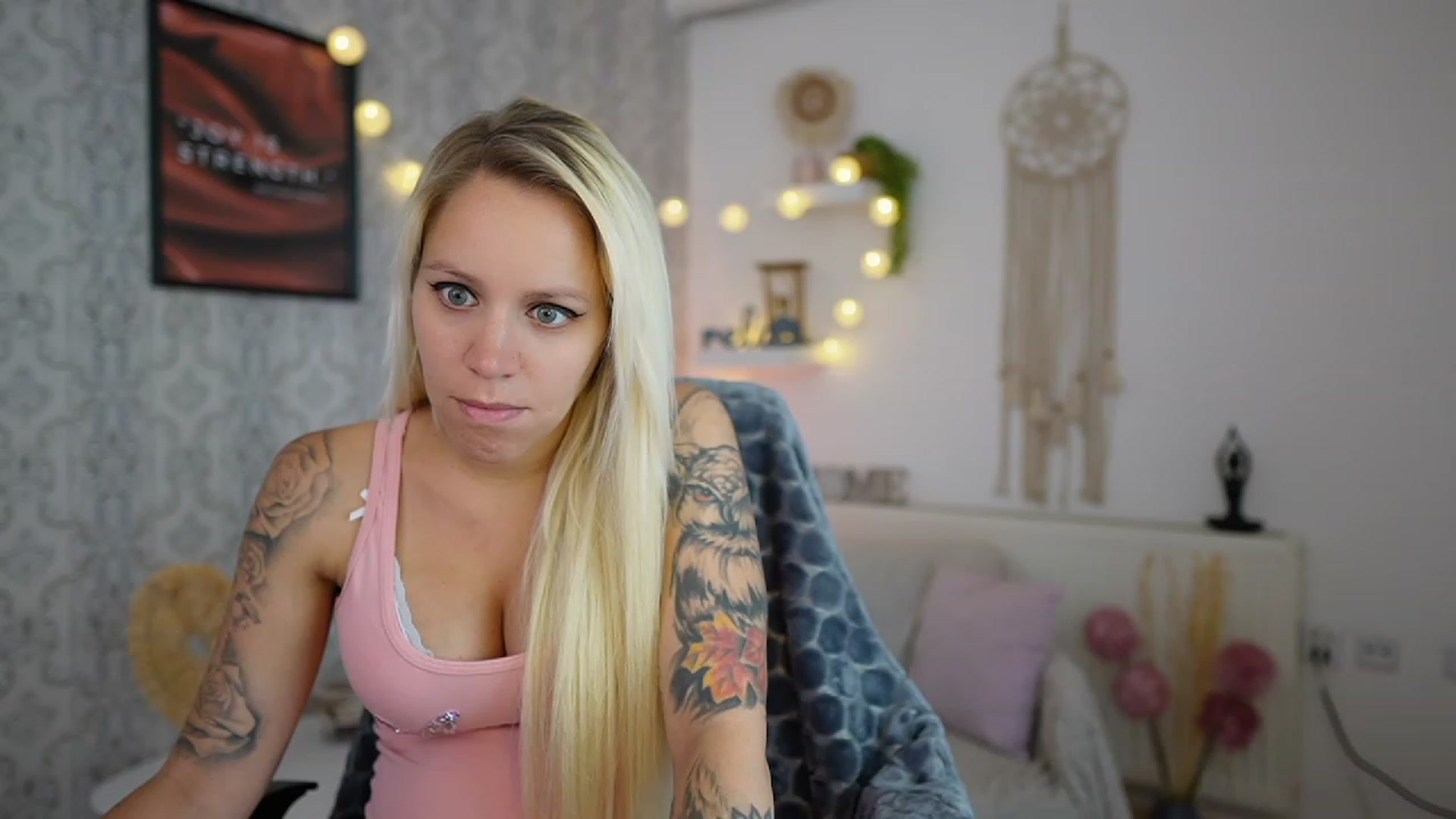 Gallery image thumbnail from Cherry__Blond's myfreecams stream on, 07/10/2023, 10:10 image 8 of 20