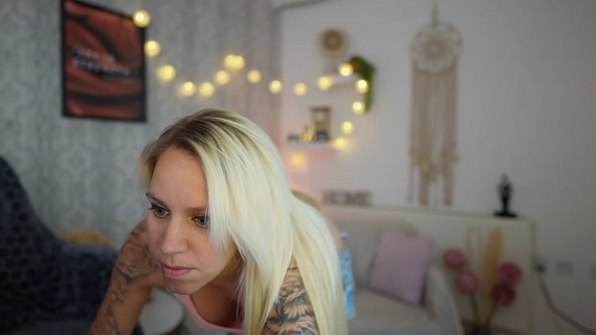Gallery image thumbnail from Cherry__Blond's myfreecams stream on, 07/10/2023, 10:42 image 17 of 20