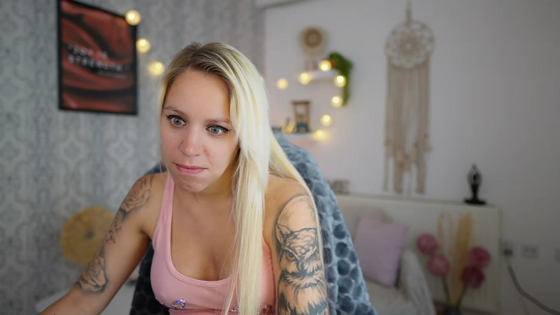Gallery image thumbnail from Cherry__Blond's myfreecams stream on, 07/10/2023, 13:17 image 12 of 20