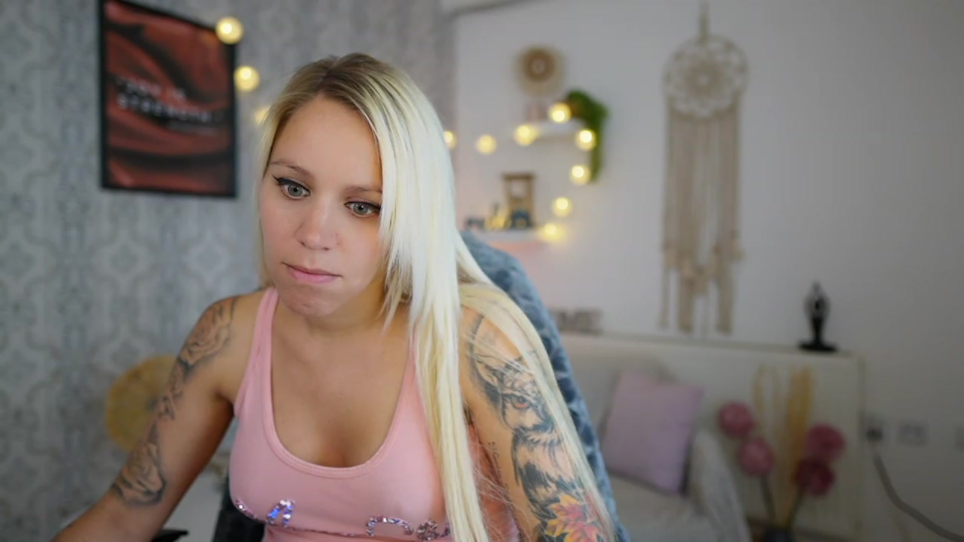Gallery image thumbnail from Cherry__Blond's myfreecams stream on, 07/10/2023, 13:17 image 9 of 20
