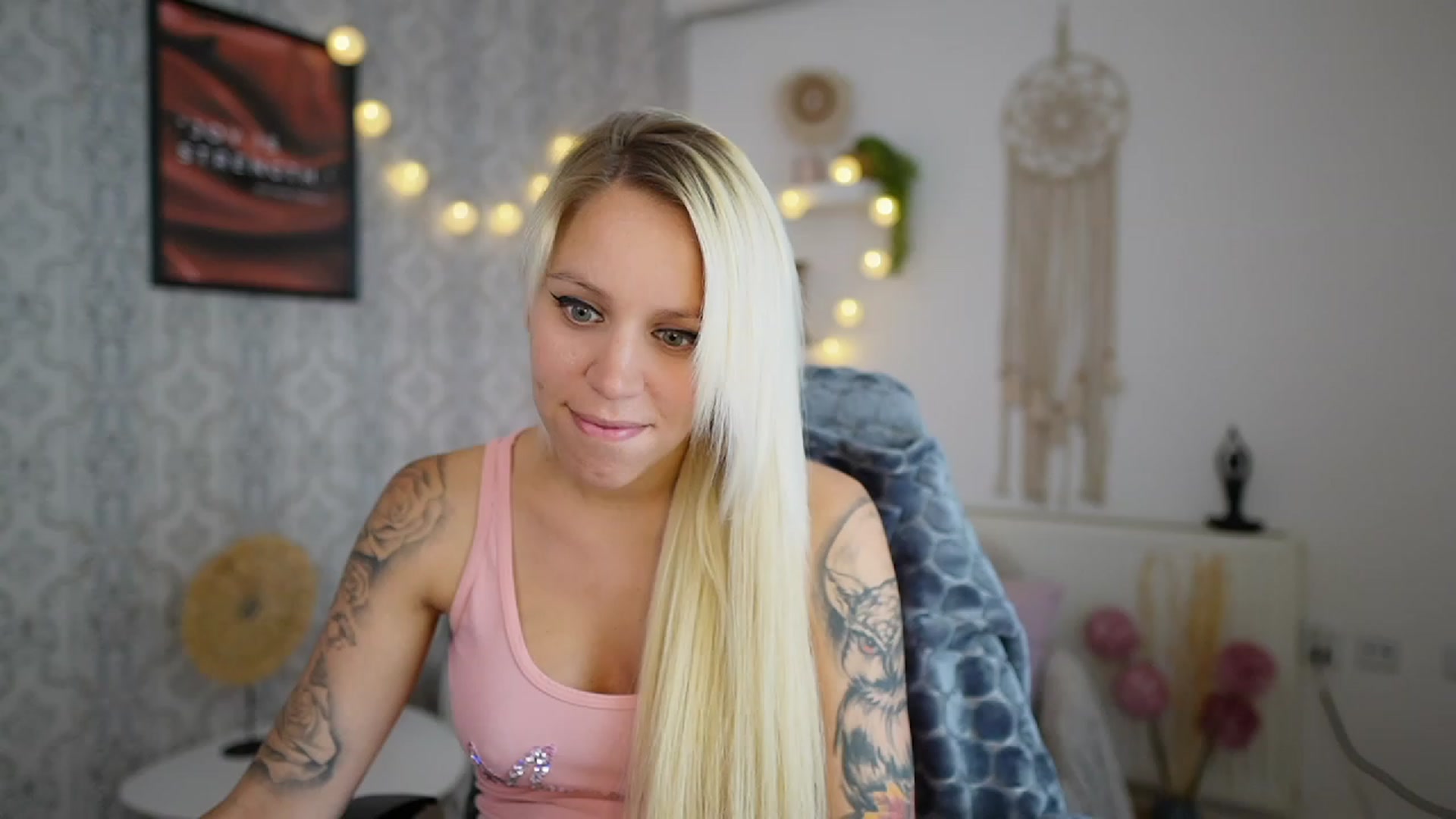 Gallery image thumbnail from Cherry__Blond's myfreecams stream on, 07/10/2023, 13:44 image 8 of 20