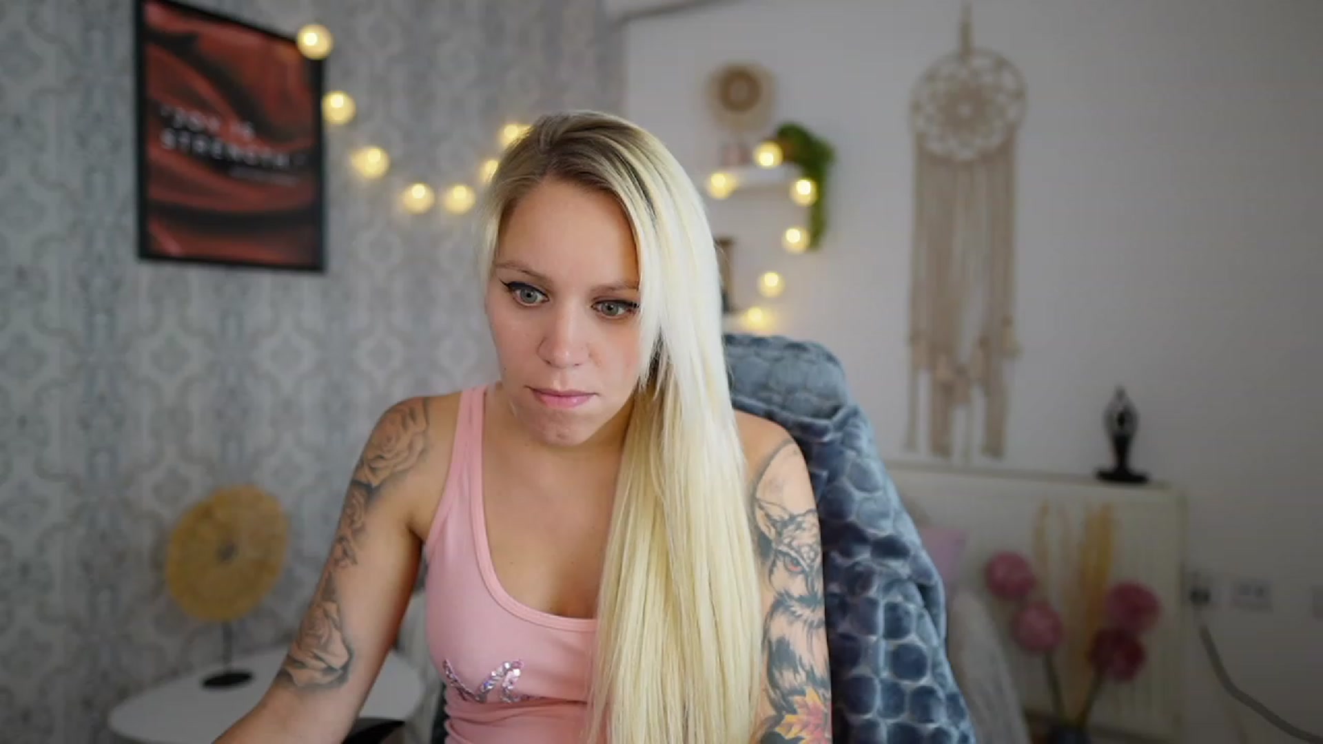 Gallery image thumbnail from Cherry__Blond's myfreecams stream on, 07/10/2023, 13:44 image 15 of 20
