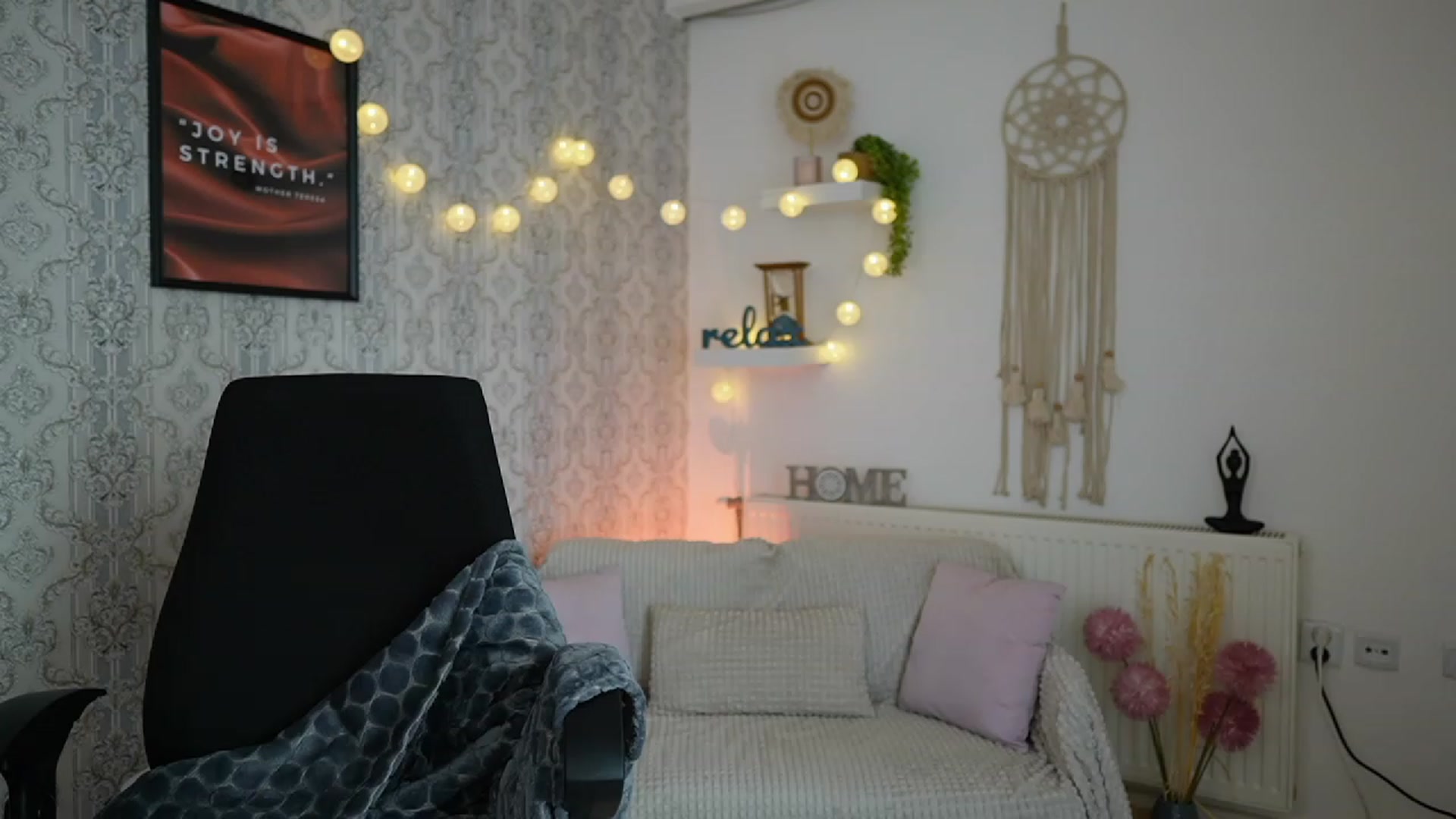 Gallery image thumbnail from Cherry__Blond's myfreecams stream on, 07/10/2023, 13:44 image 19 of 20