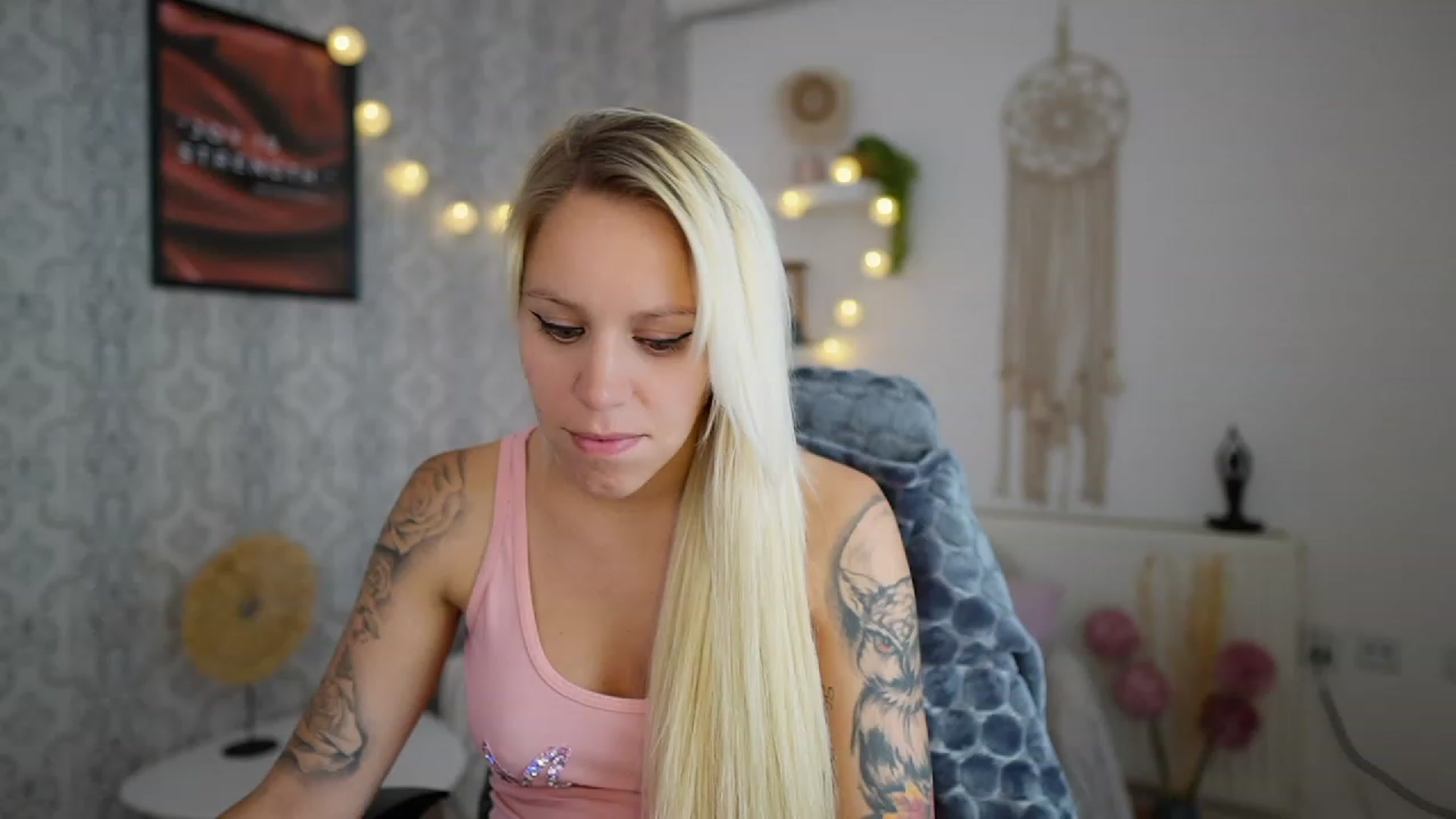 Gallery image thumbnail from Cherry__Blond's myfreecams stream on, 07/10/2023, 13:44 image 18 of 20