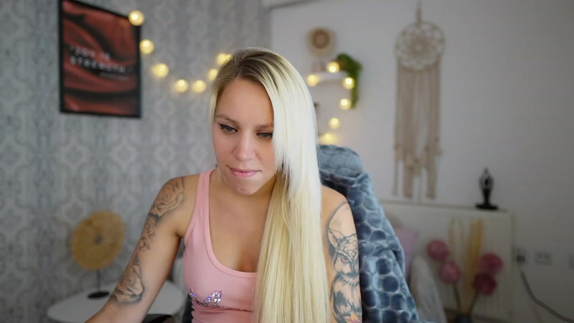 Gallery image thumbnail from Cherry__Blond's myfreecams stream on, 07/10/2023, 13:44 image 12 of 20