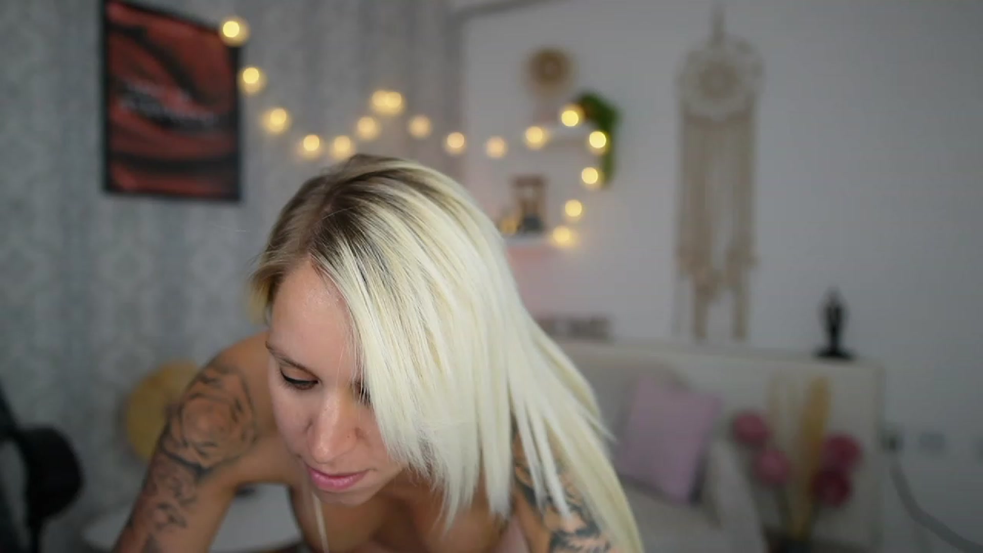 Gallery image thumbnail from Cherry__Blond's myfreecams stream on, 07/11/2023, 10:02 image 2 of 20