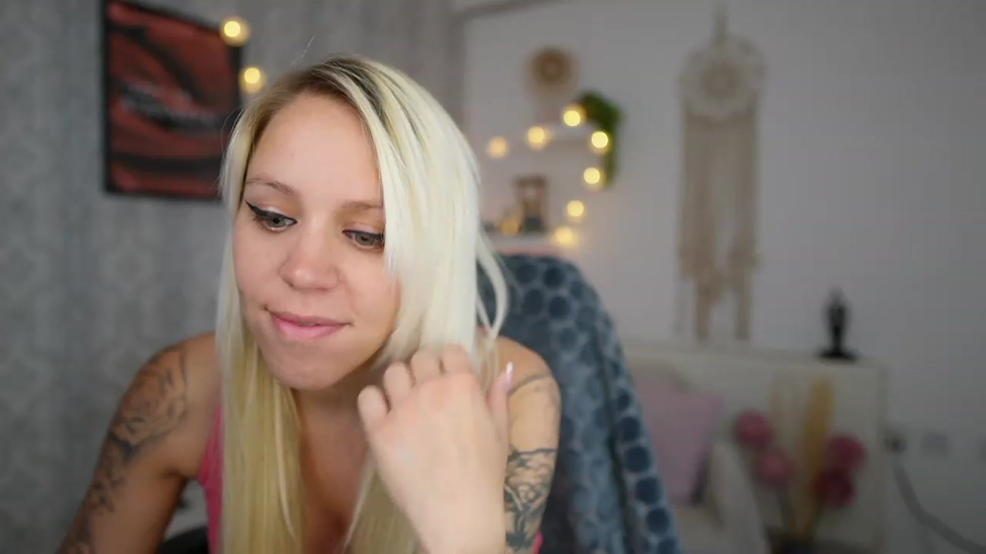 Gallery image thumbnail from Cherry__Blond's myfreecams stream on, 07/11/2023, 10:02 image 19 of 20