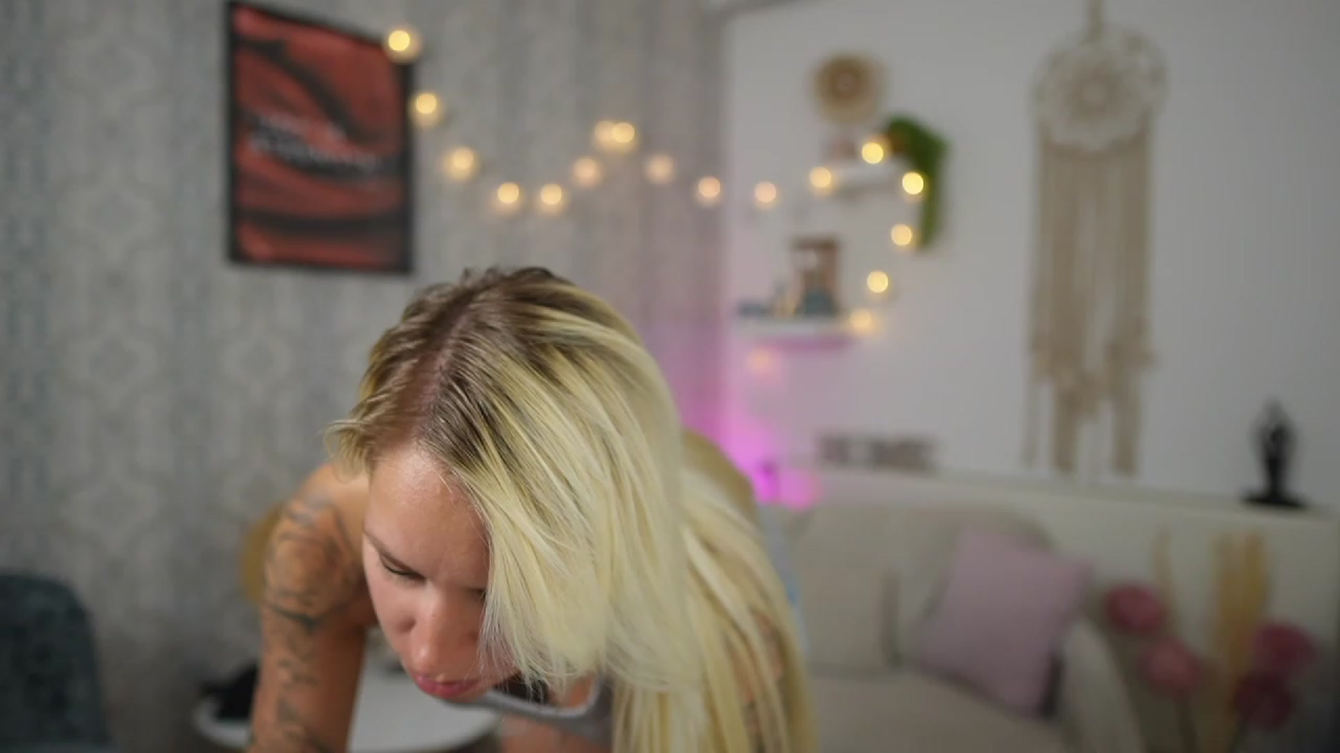 Gallery image thumbnail from Cherry__Blond's myfreecams stream on, 07/12/2023, 10:46 image 13 of 20