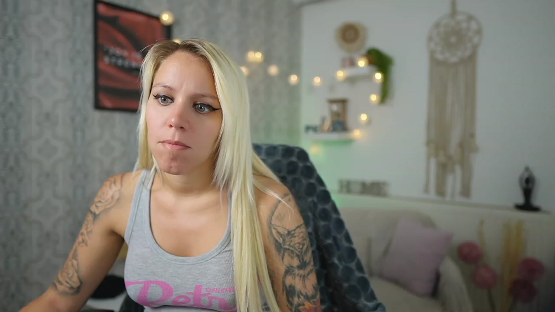 Gallery image thumbnail from Cherry__Blond's myfreecams stream on, 07/12/2023, 10:46 image 3 of 20