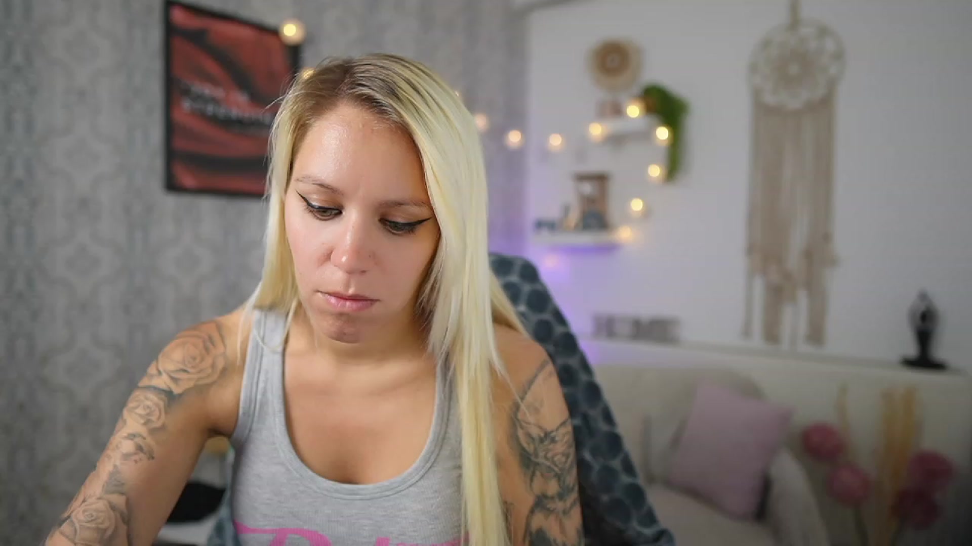 Gallery image thumbnail from Cherry__Blond's myfreecams stream on, 07/12/2023, 10:46 image 6 of 20