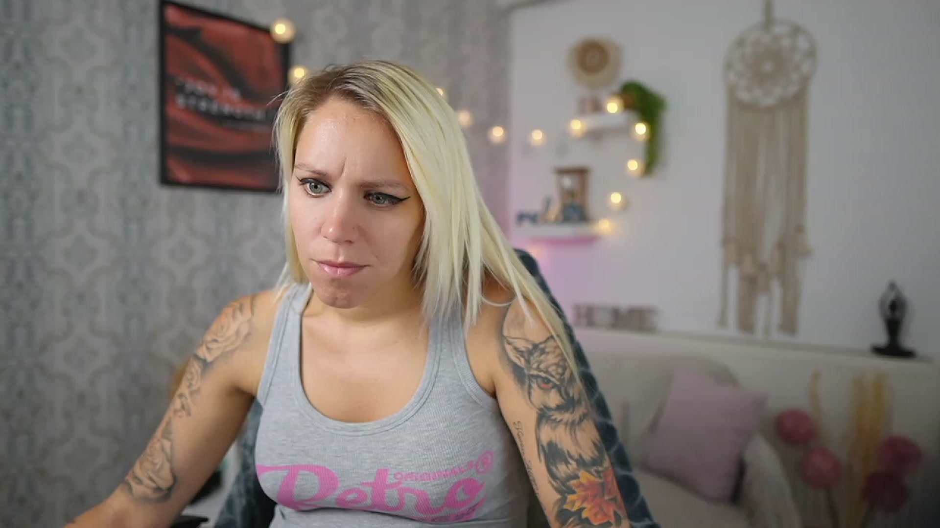 Gallery image thumbnail from Cherry__Blond's myfreecams stream on, 07/12/2023, 10:46 image 1 of 20